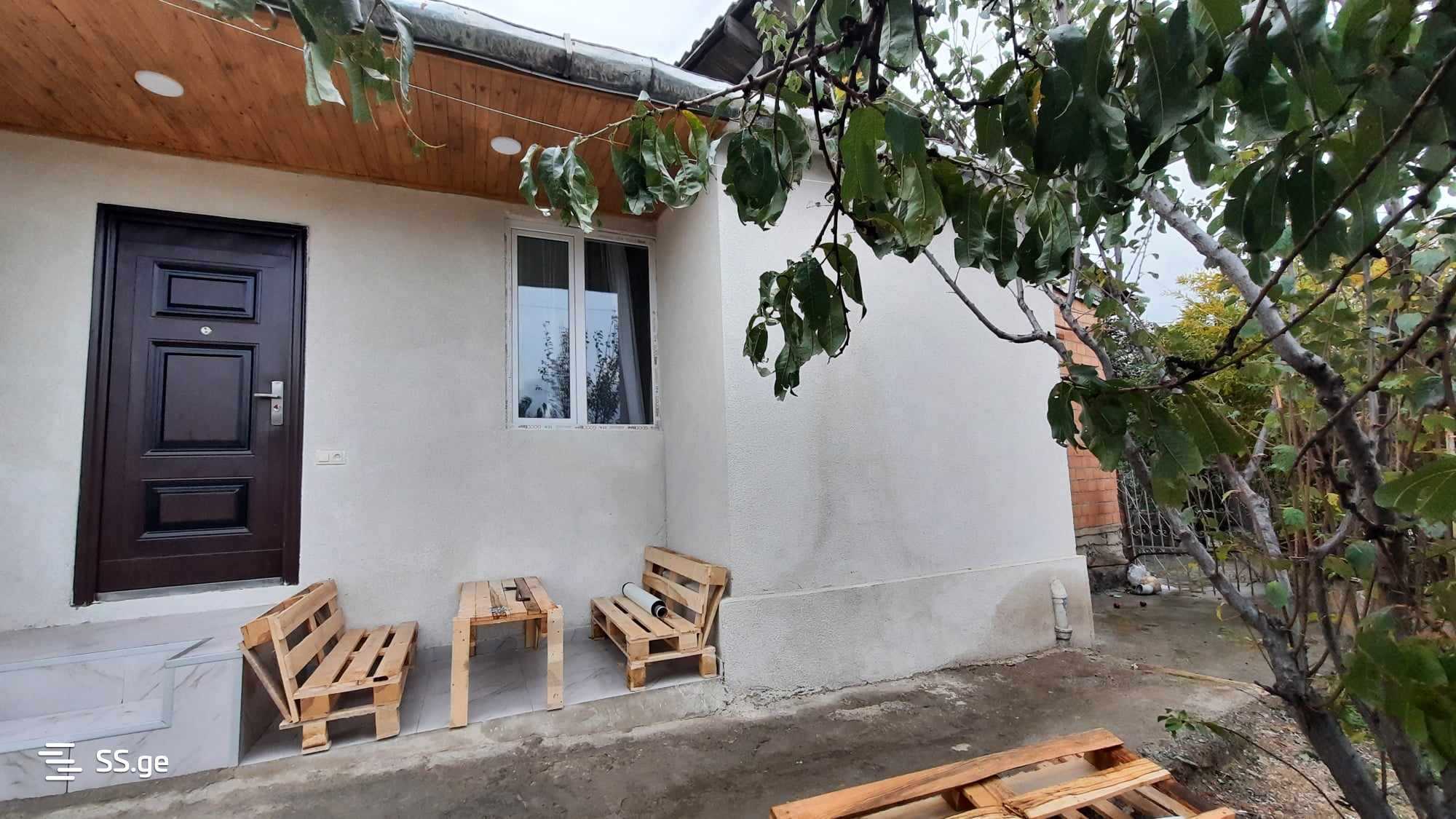 3 Room Private House For Rent. Isani, 1 of 4