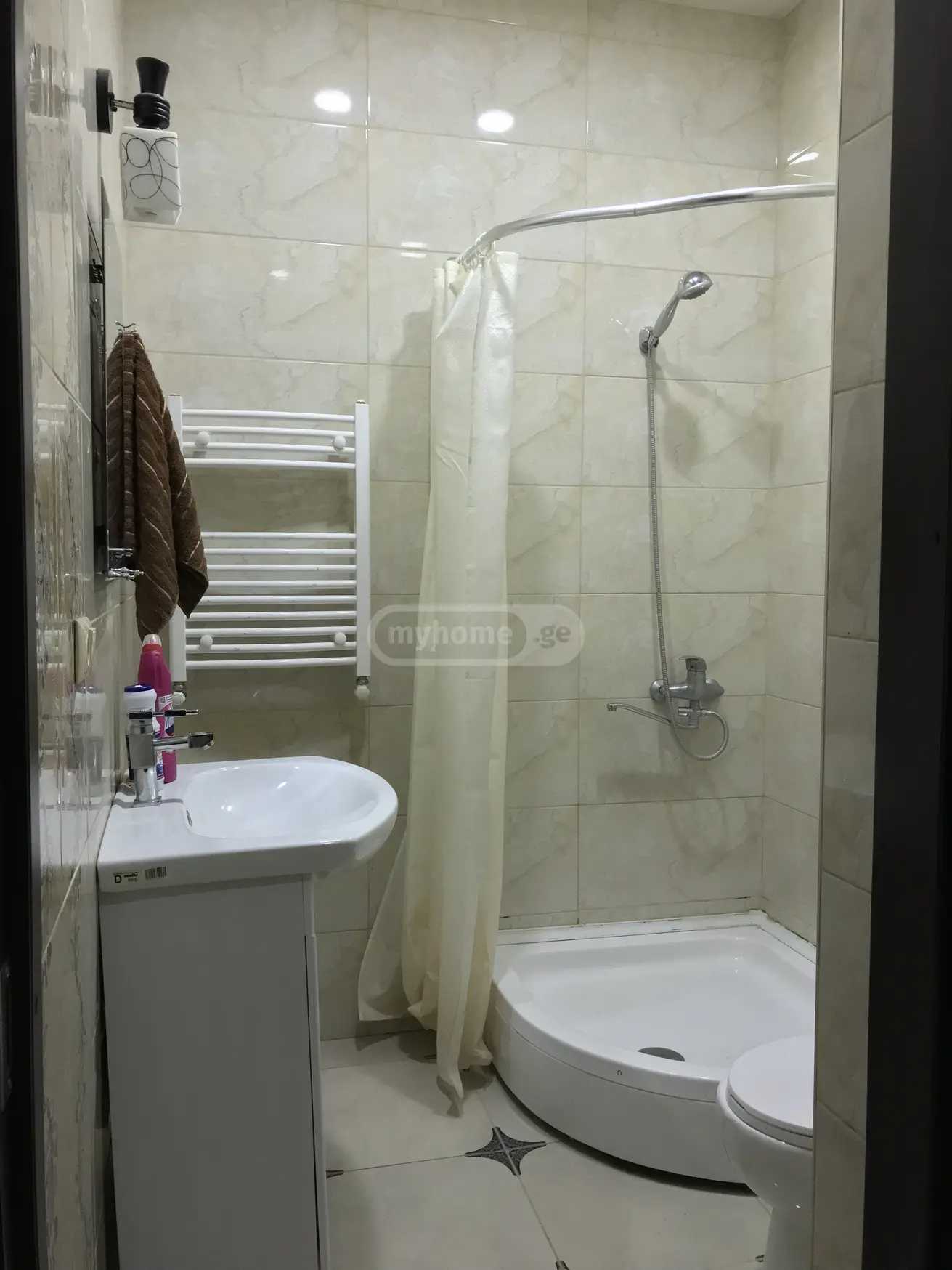 3 Room Flat For Rent. Didube view 9