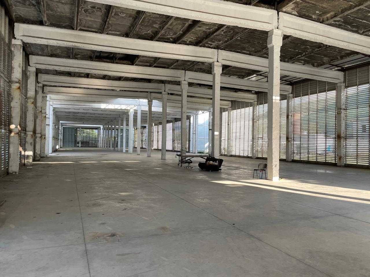 Store-Industrial Property For Rent. Gori view 3
