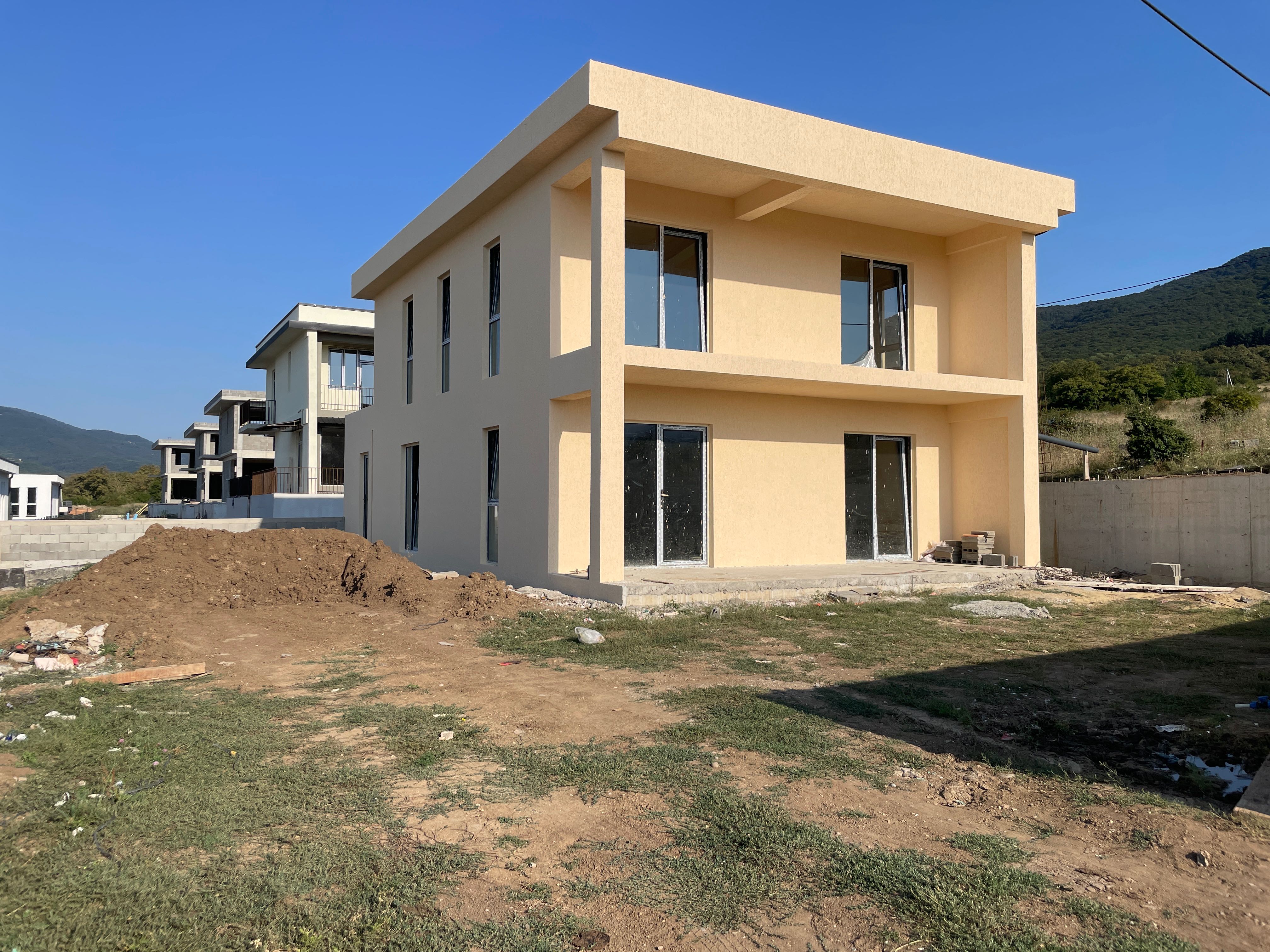 6 Room Private House For Sale view 1