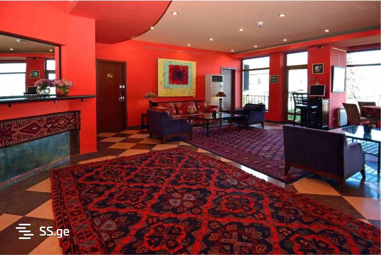 28 Room Hotel For Rent. Vera view 1