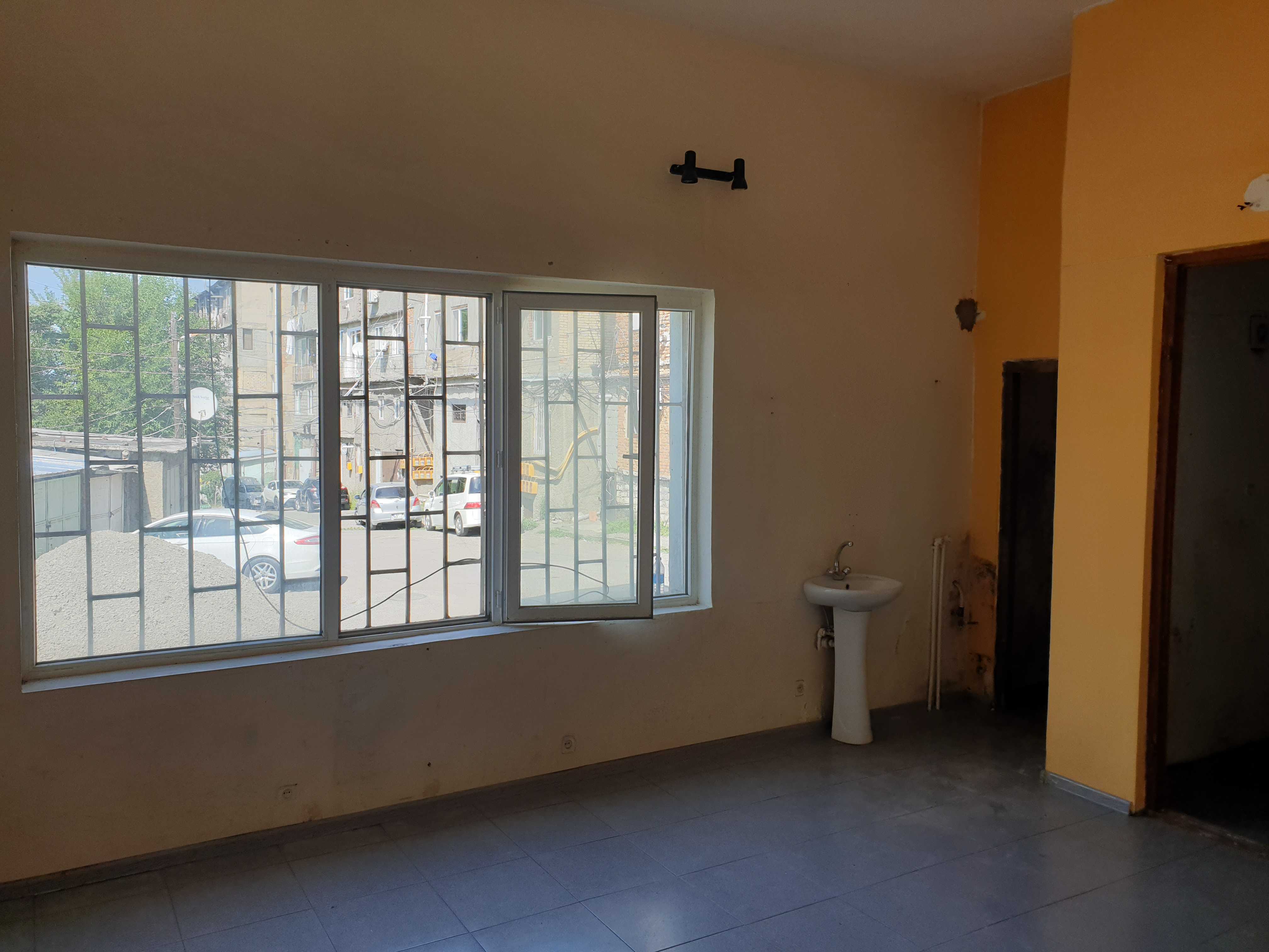 Commercial Space For Rent. Telavi view 2