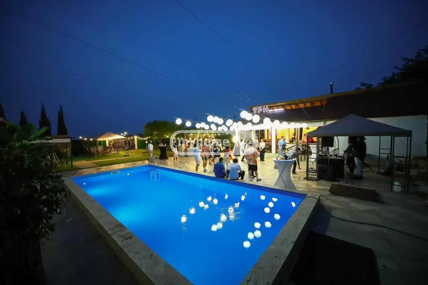 7 Room Private House Daily Rent. Shindisi view 1