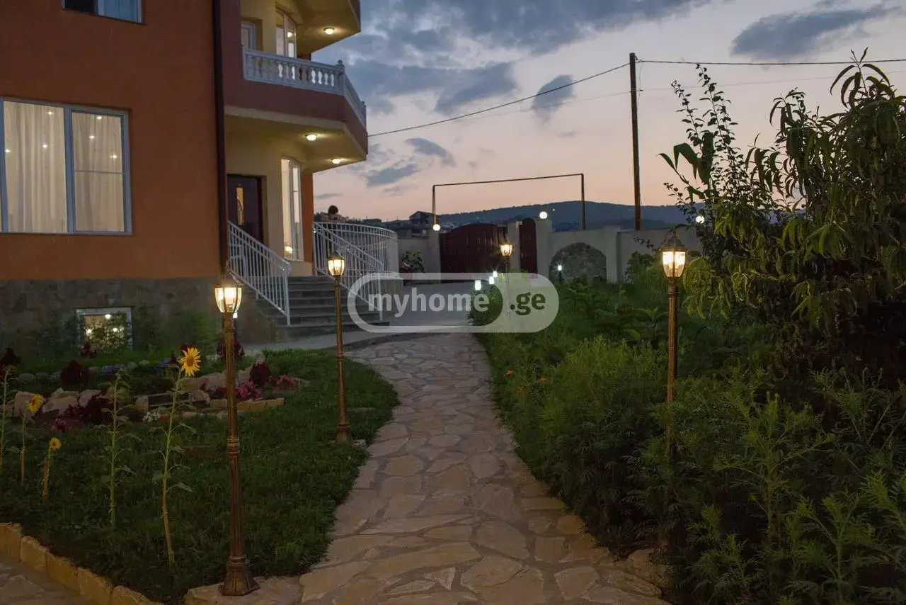 4 Room Private House Daily Rent. Mtatsminda view 7