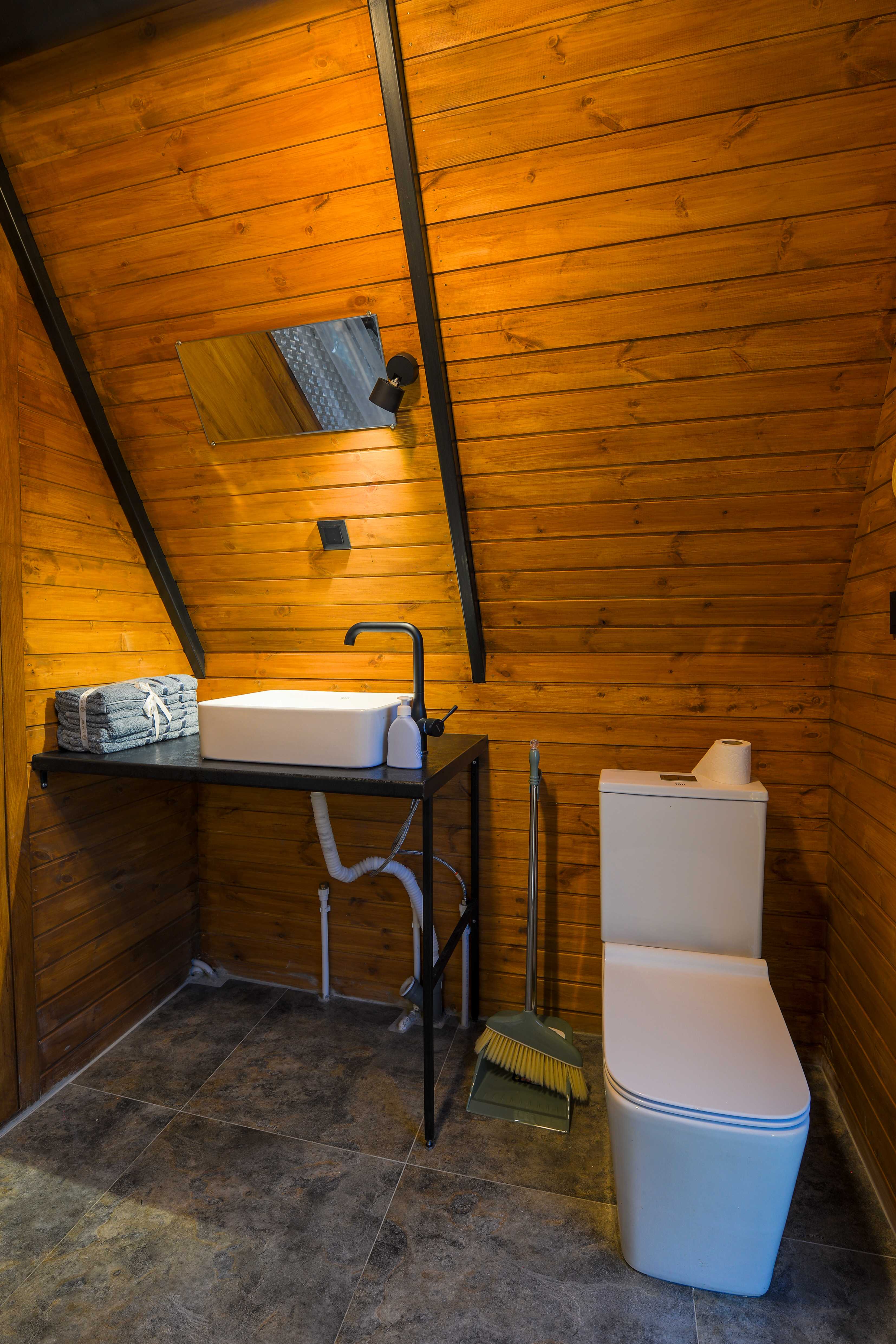 6 Room Summer Cottage For Sale view 6