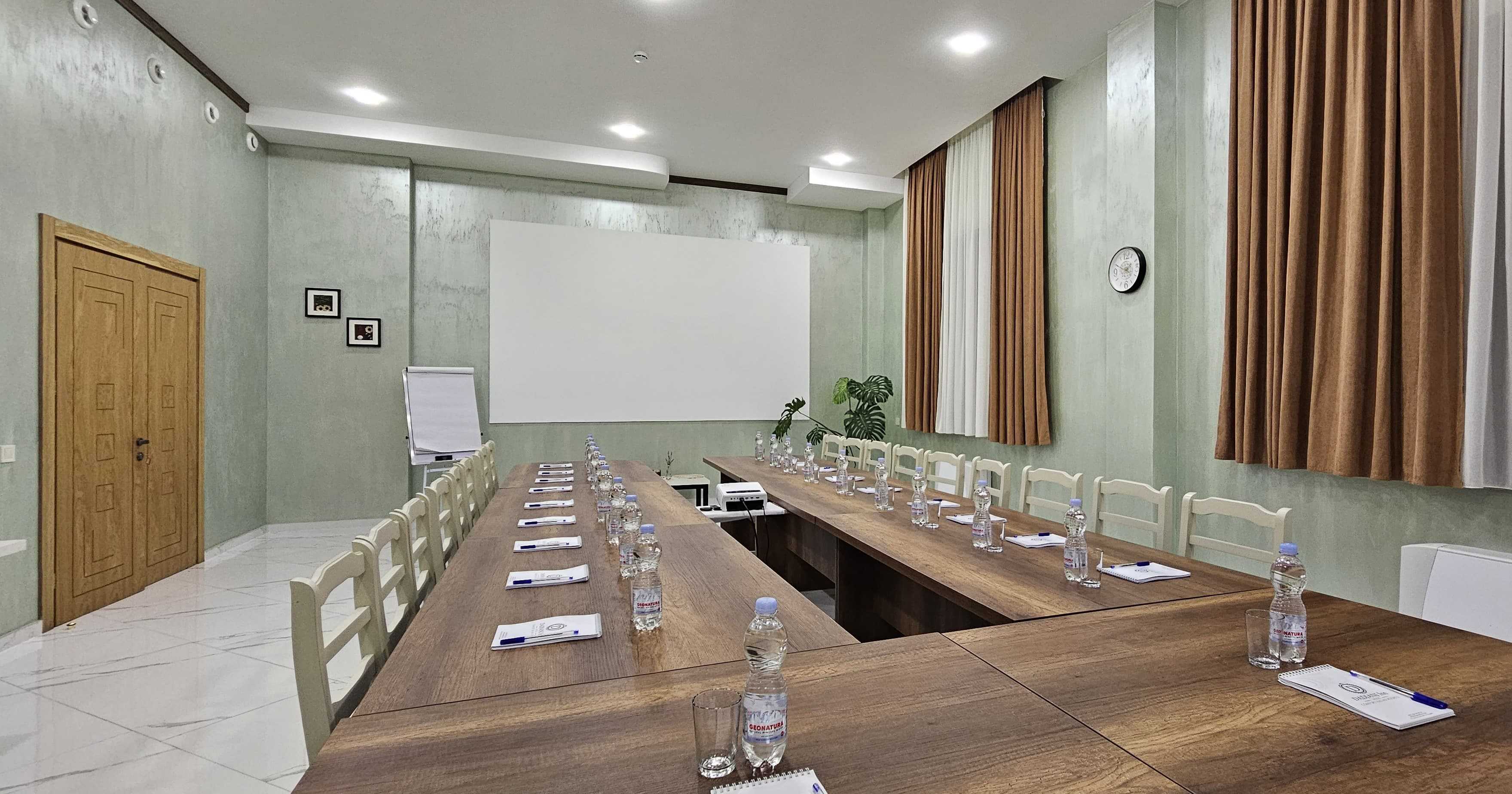 30 Room Hotel For Sale view 4