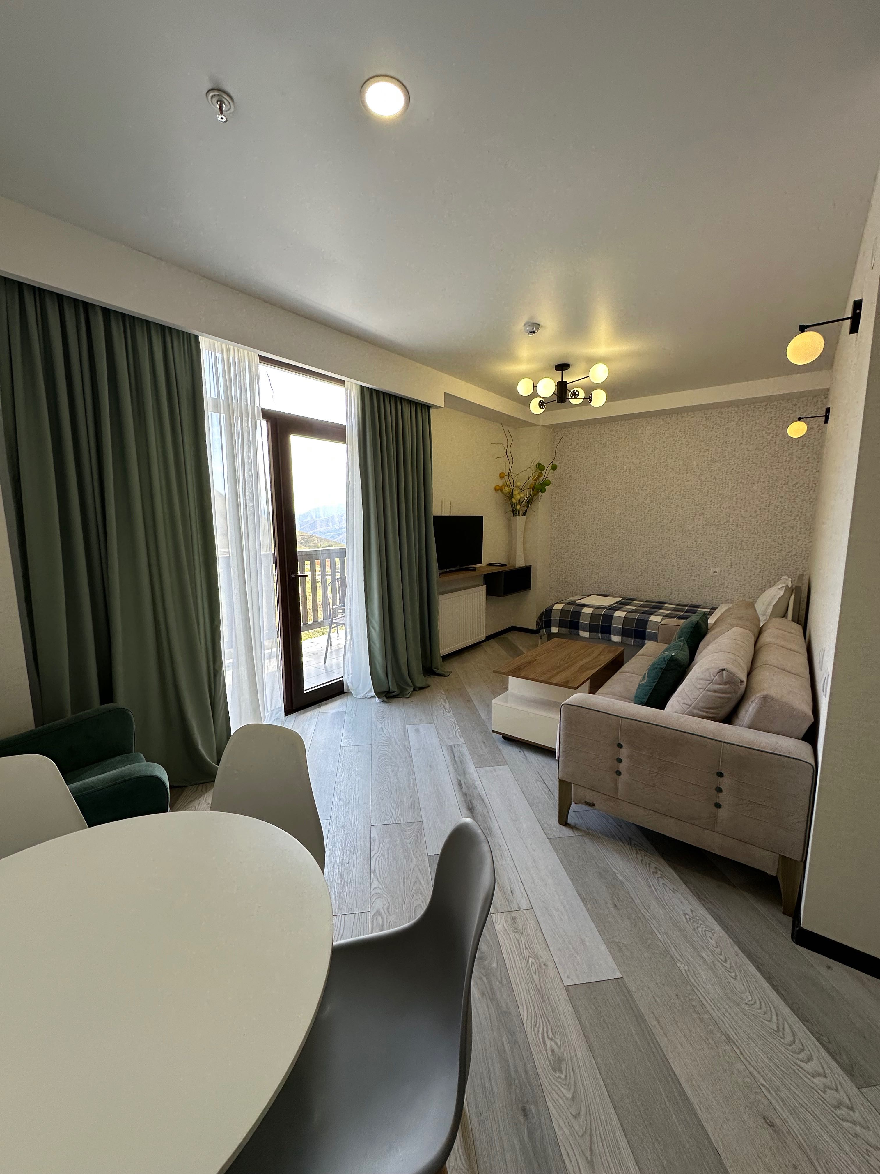 2 room Flat For Sale. Gudauri, 56800 30272451 ss.ge