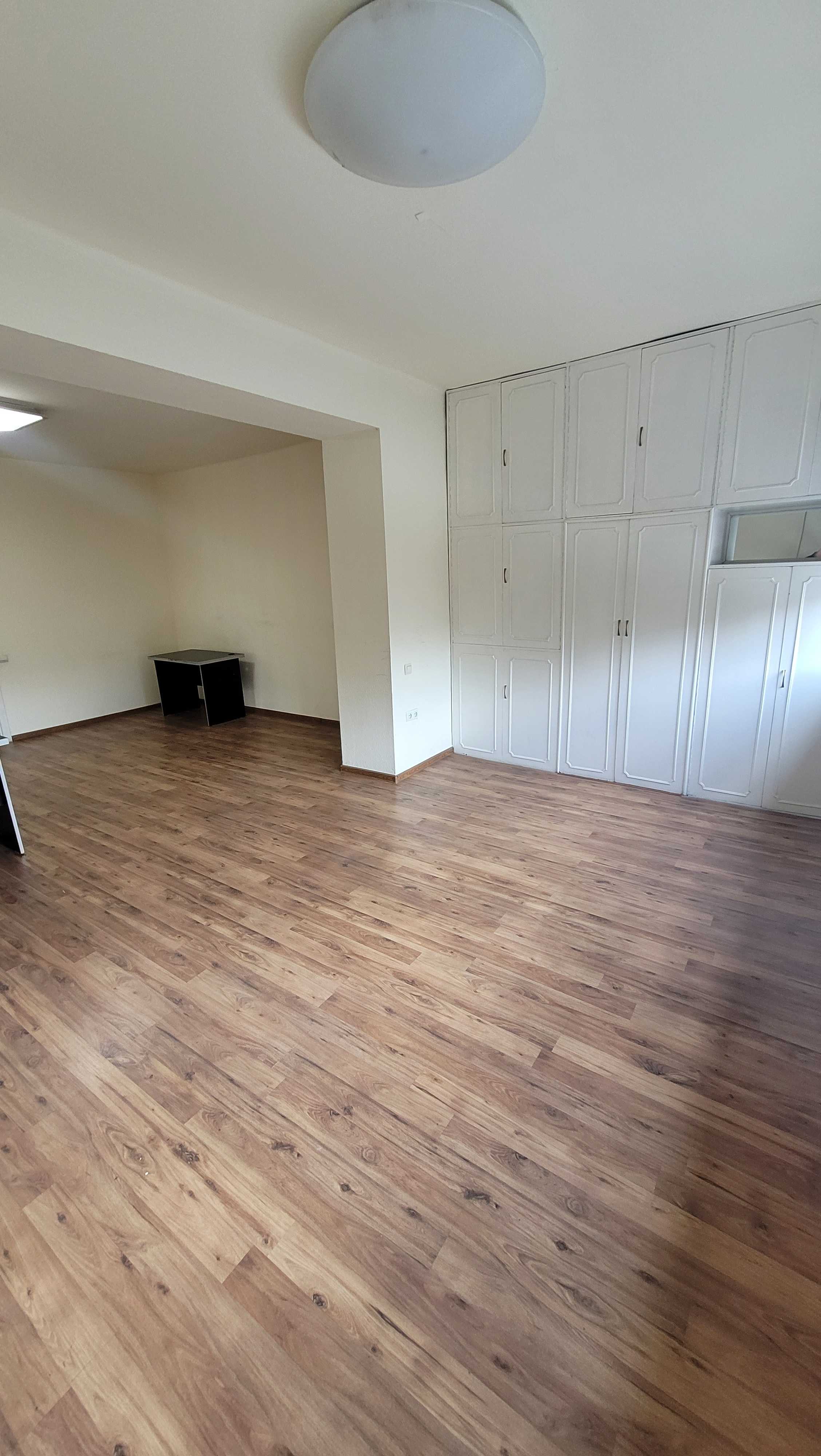 Office For Rent. Chugureti view 3