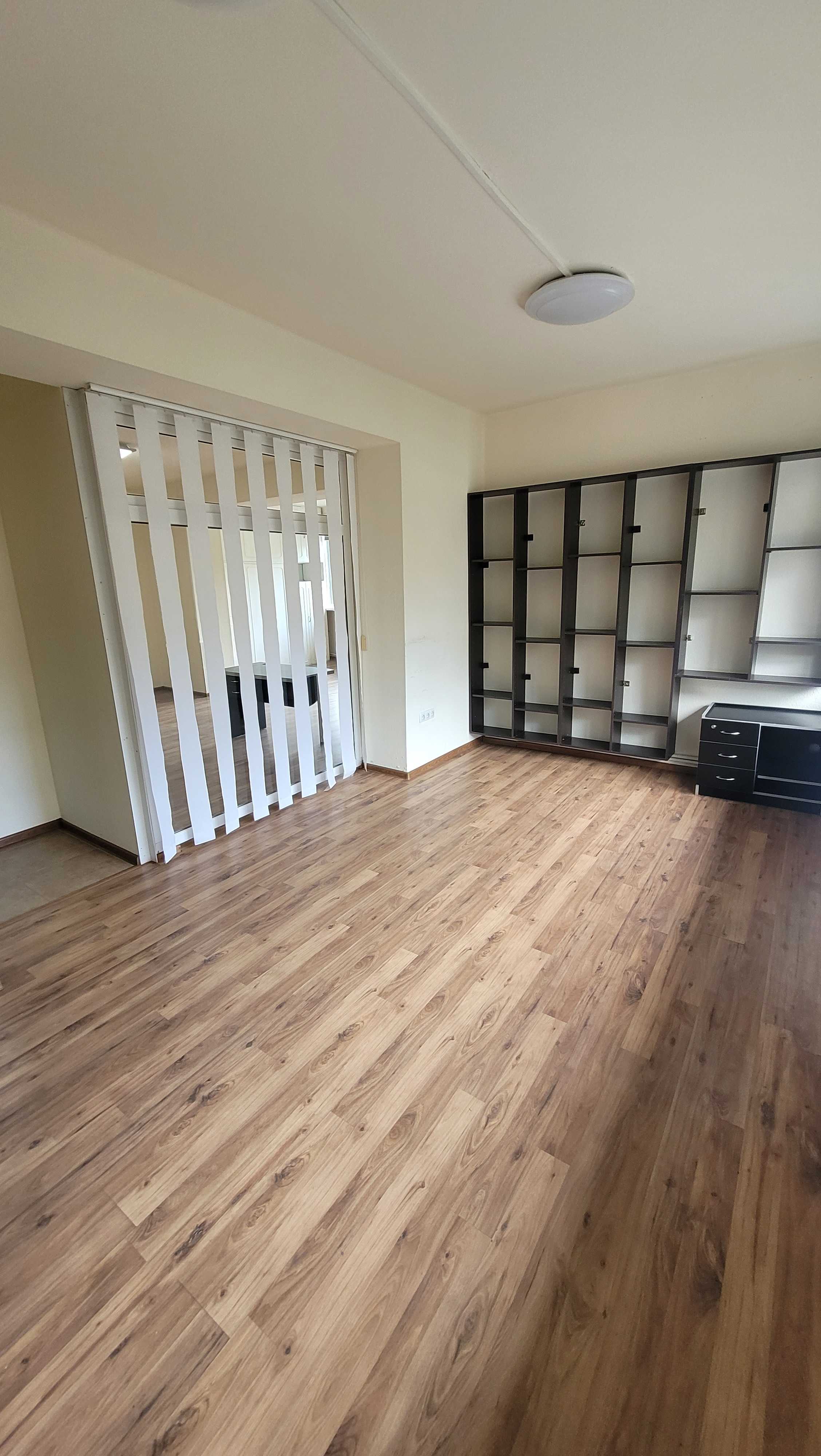 Office For Rent. Chugureti view 1