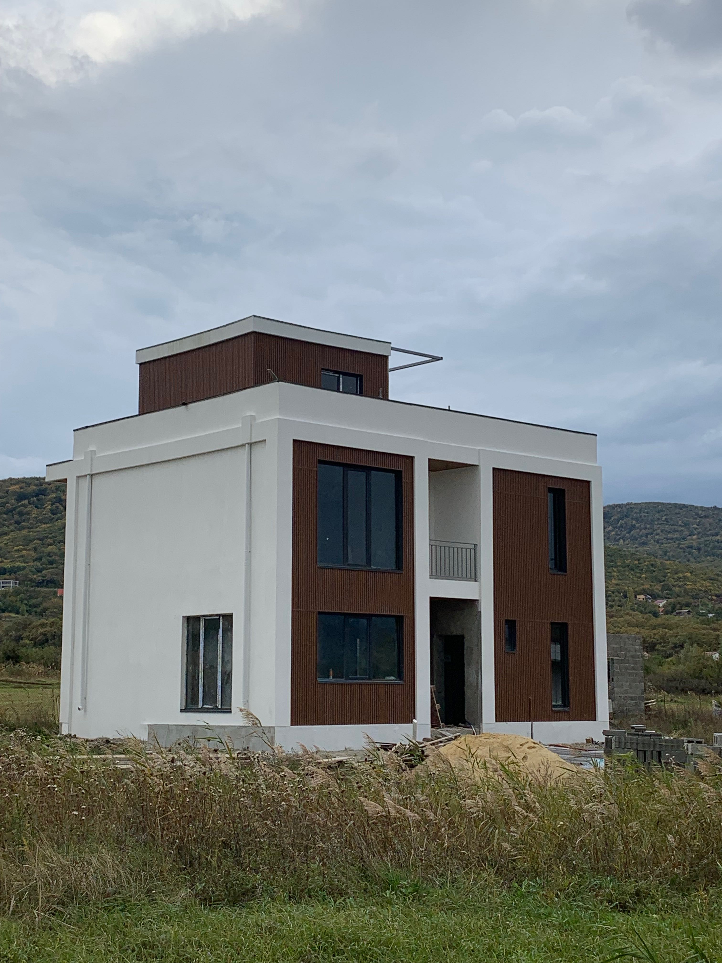 5 Room Private House For Sale view 2