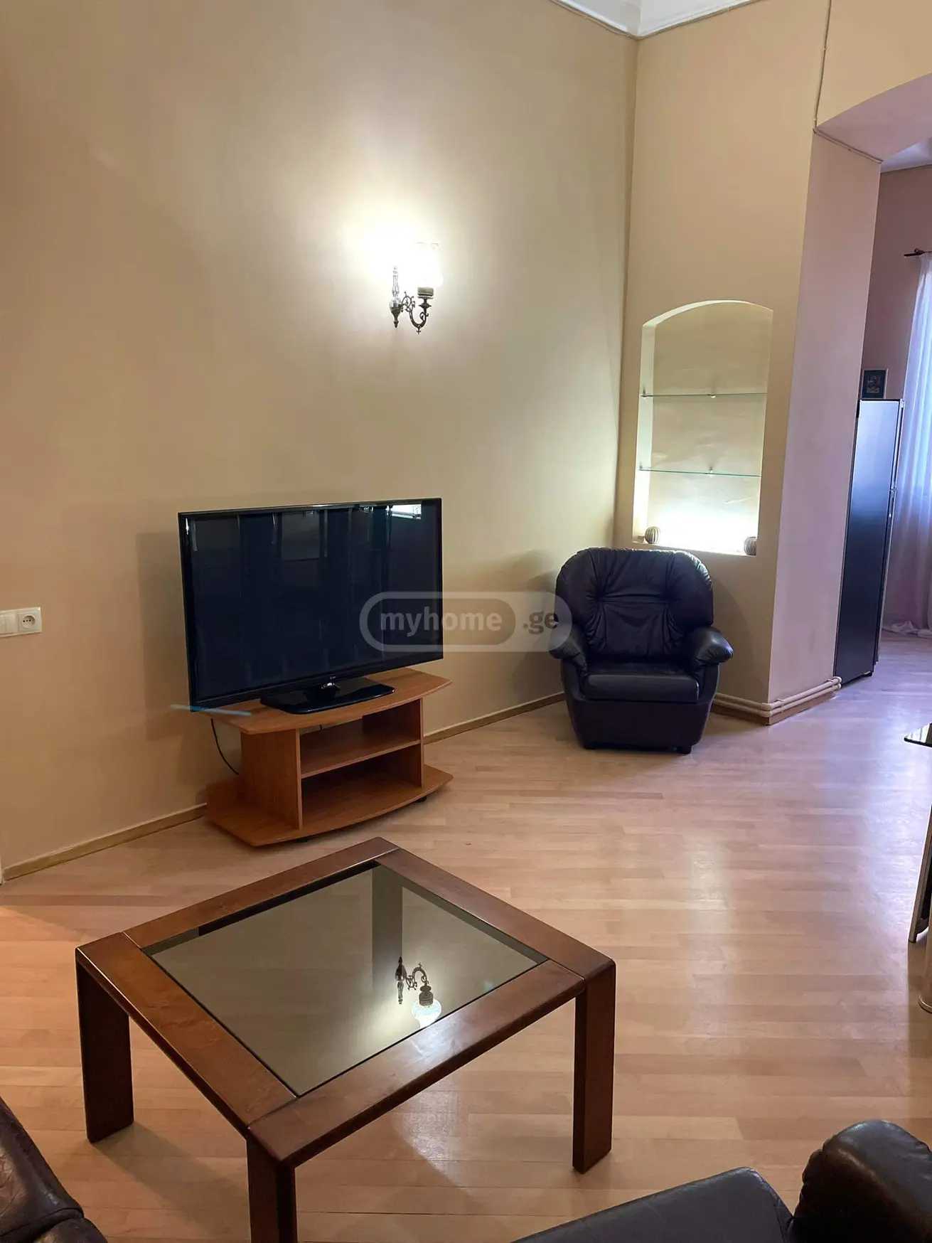 Commercial Space For Rent. Vera view 5
