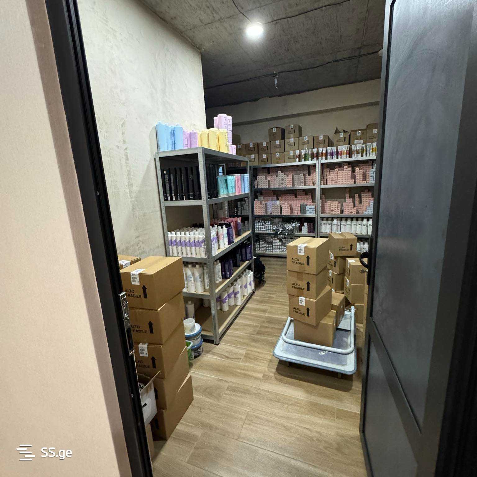 Store-Industrial Property For Rent. Saburtalo view 1