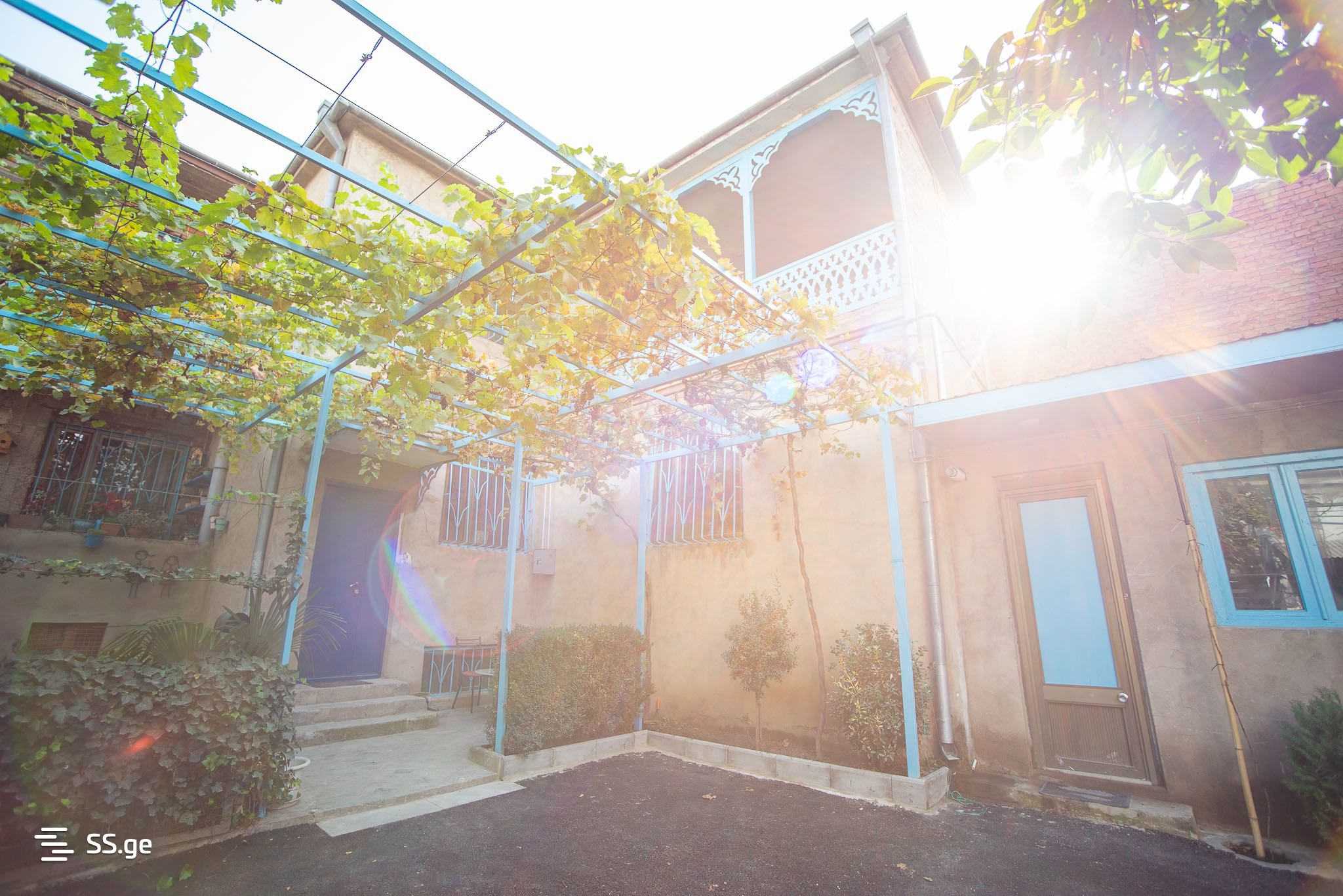 Store-Industrial Property For Rent. Chugureti, 1 of 4