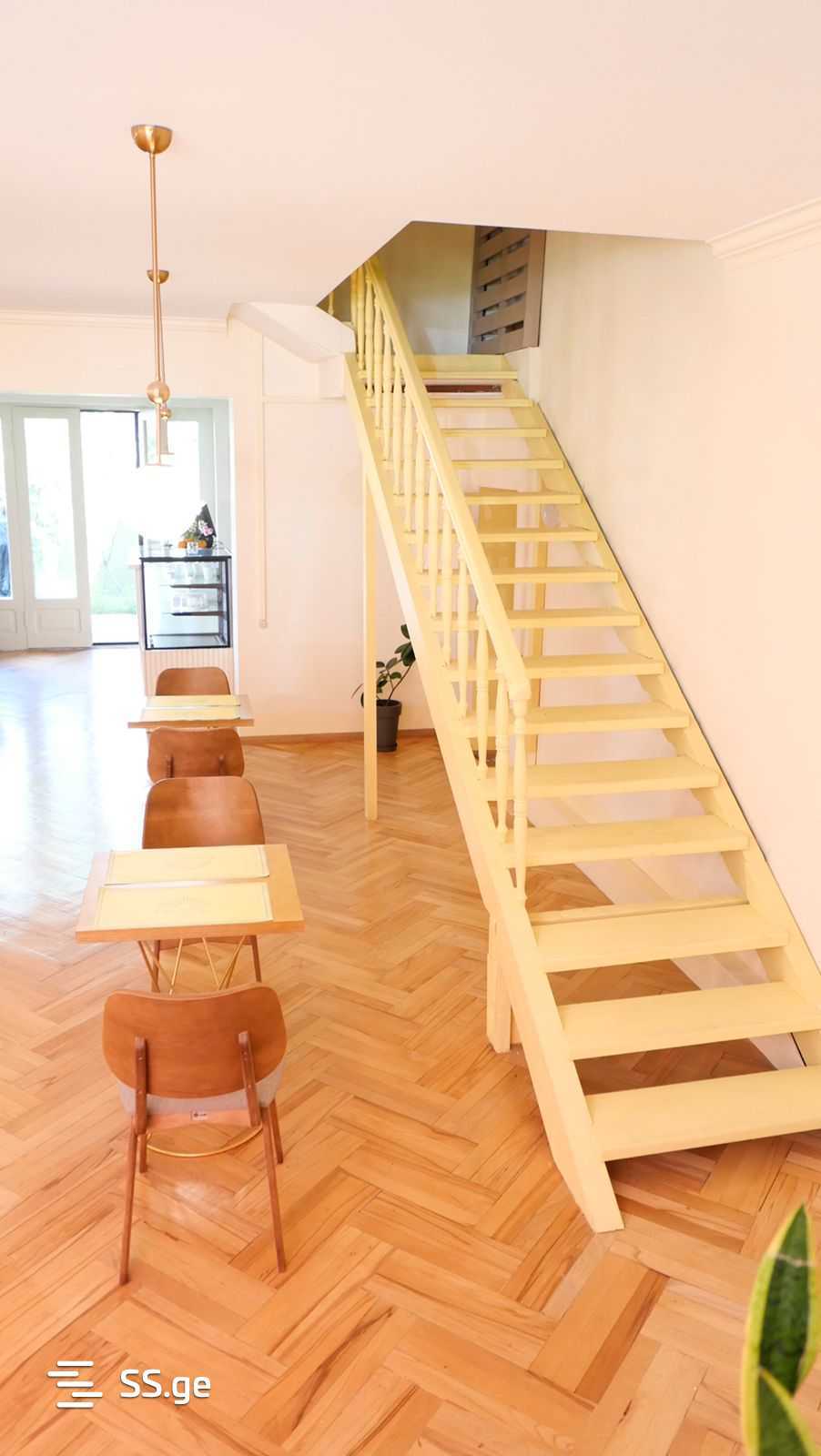 Garage For Rent. Vake view 2