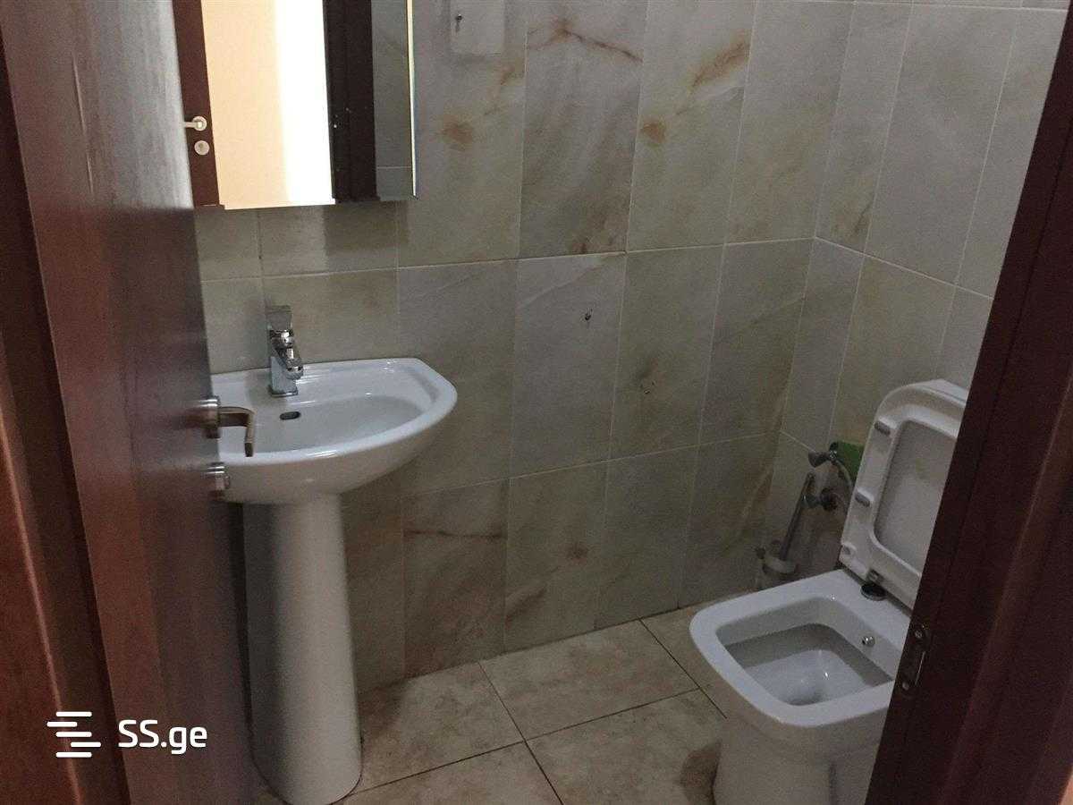Store-Industrial Property For Rent. Chugureti view 6