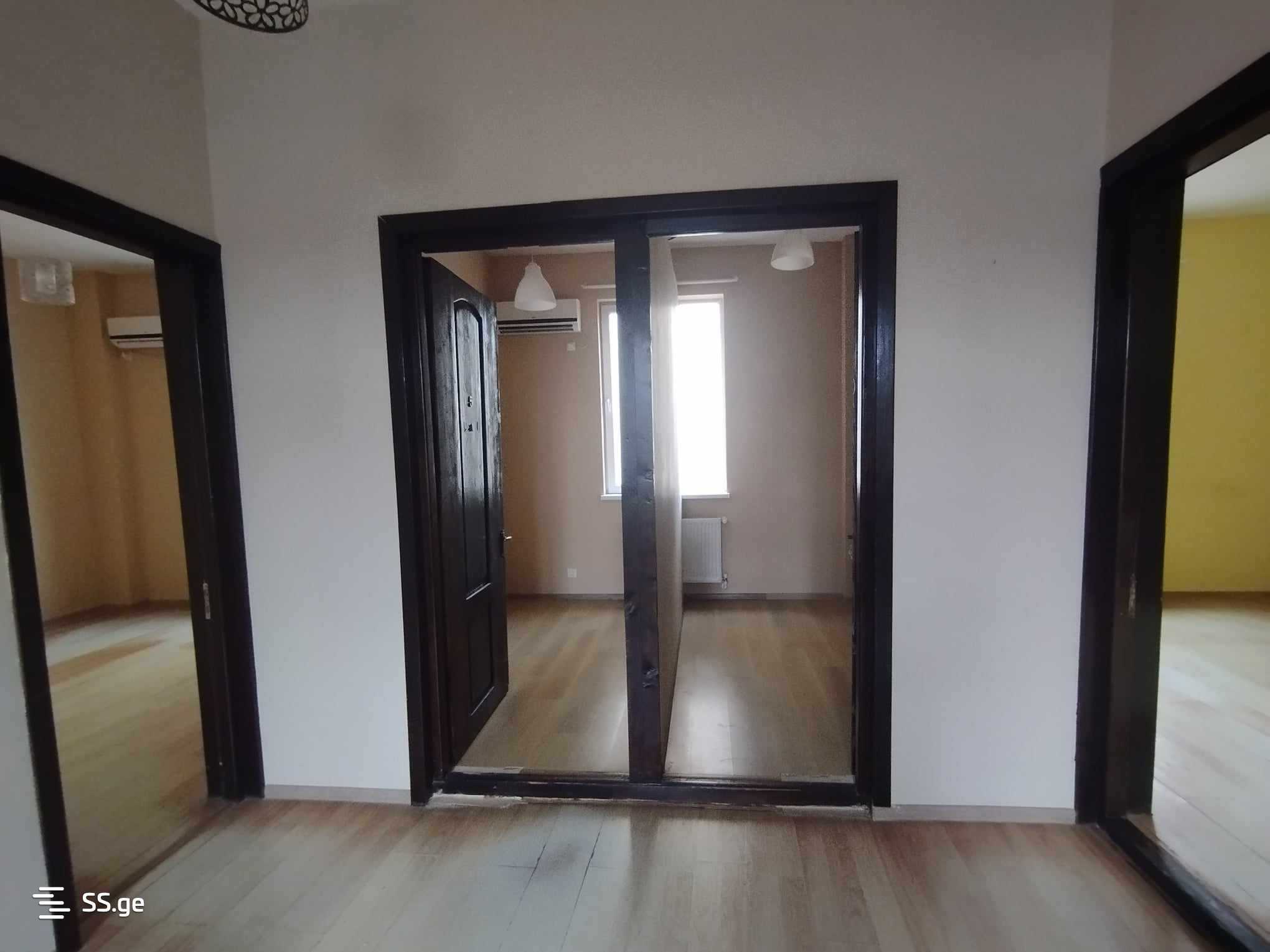 Store-Industrial Property For Rent. Chugureti view 9