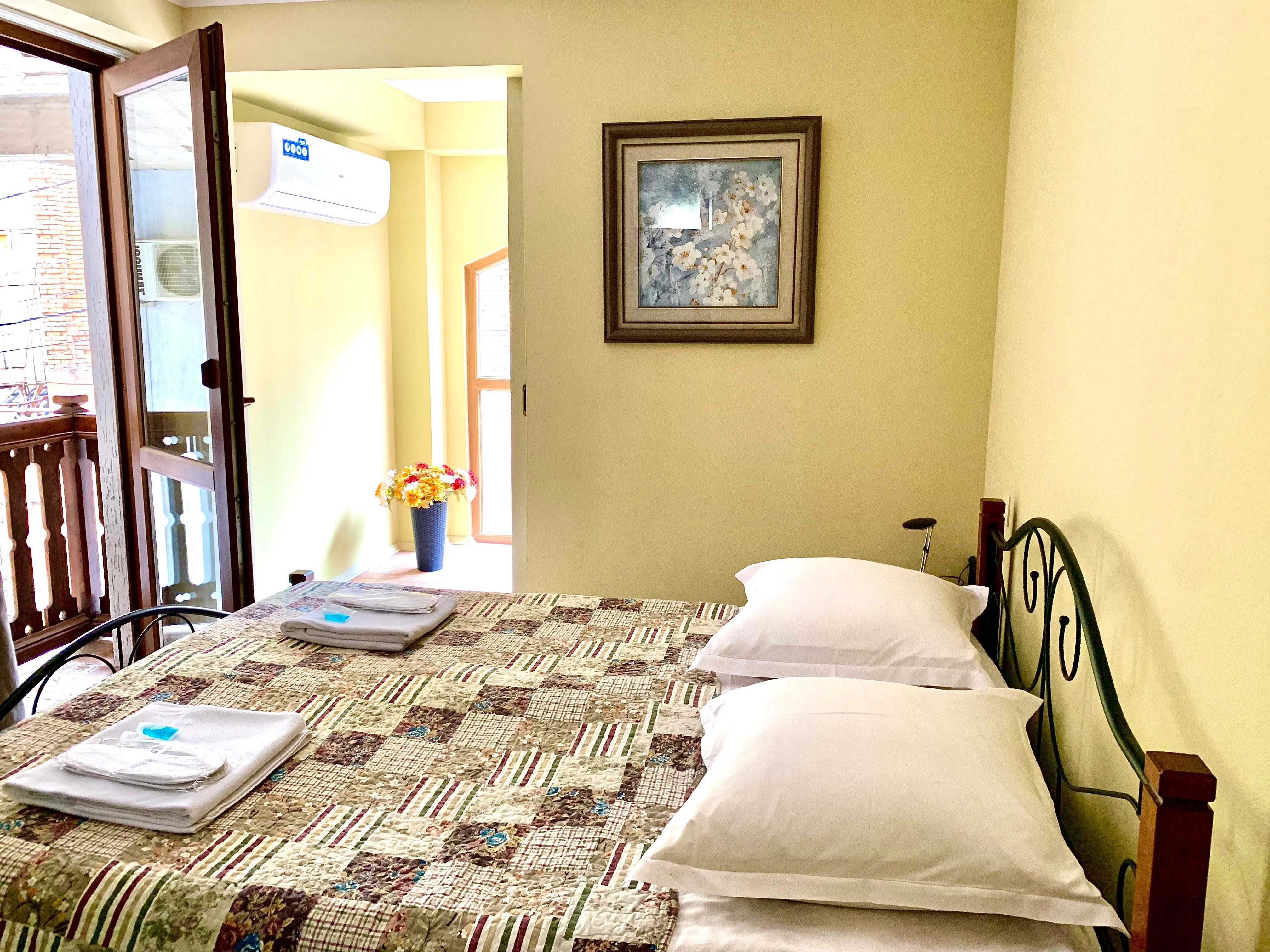 13 Room Hotel For Rent. Abanotubani view 5