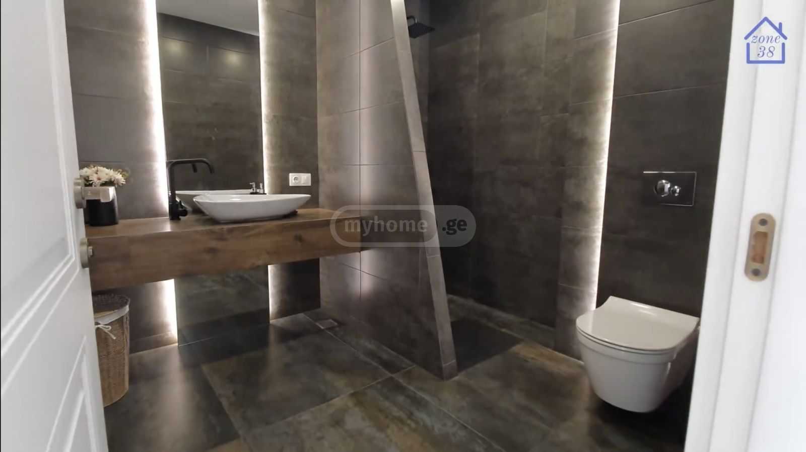7 Room Private House For Sale view 1