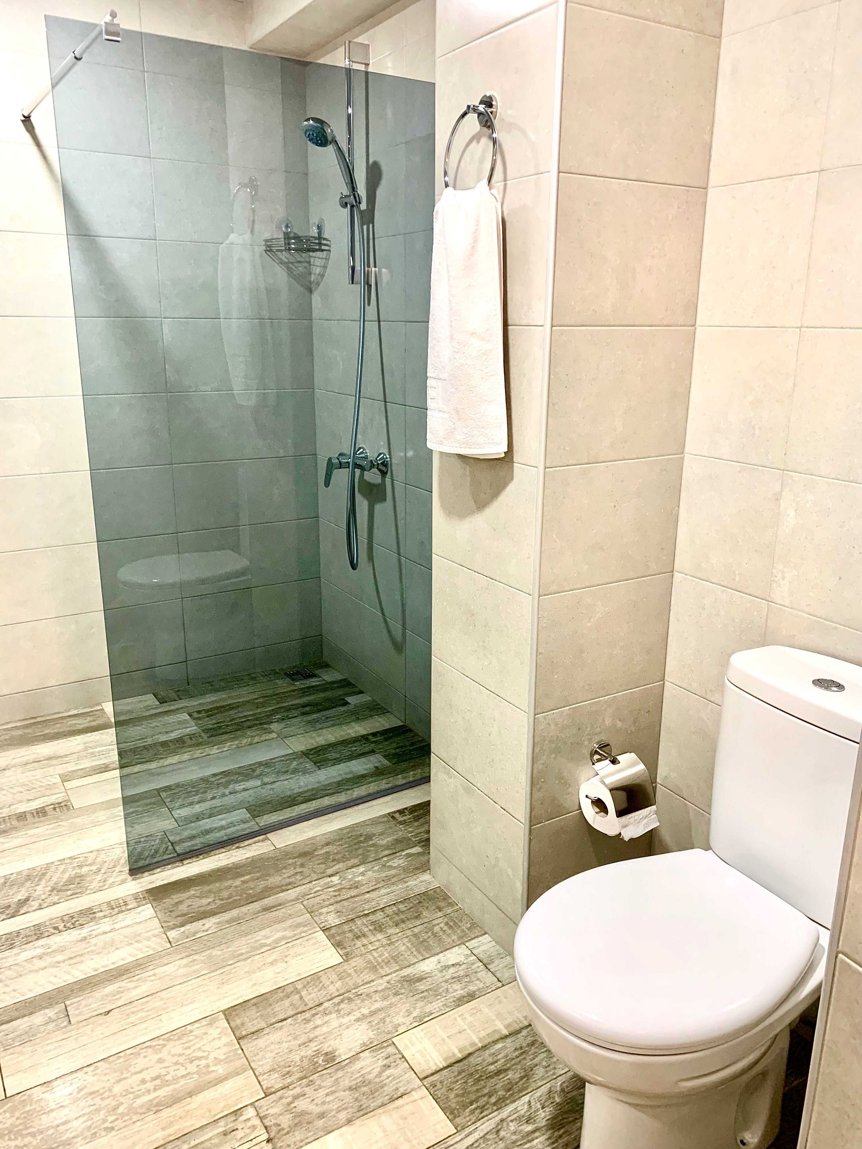 13 Room Hotel For Rent. Abanotubani view 10
