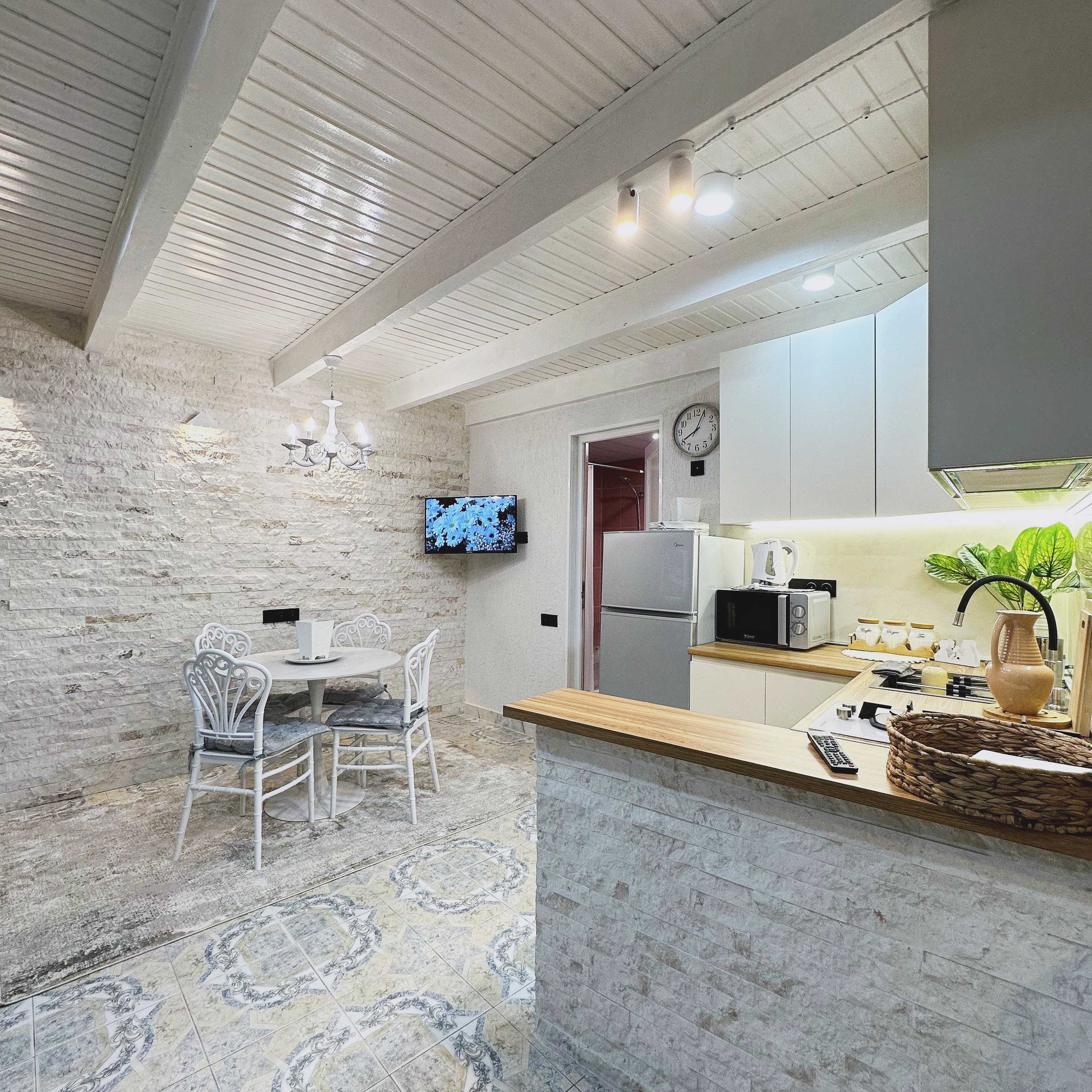 2 Room Private House For Rent. Avlabari view 7