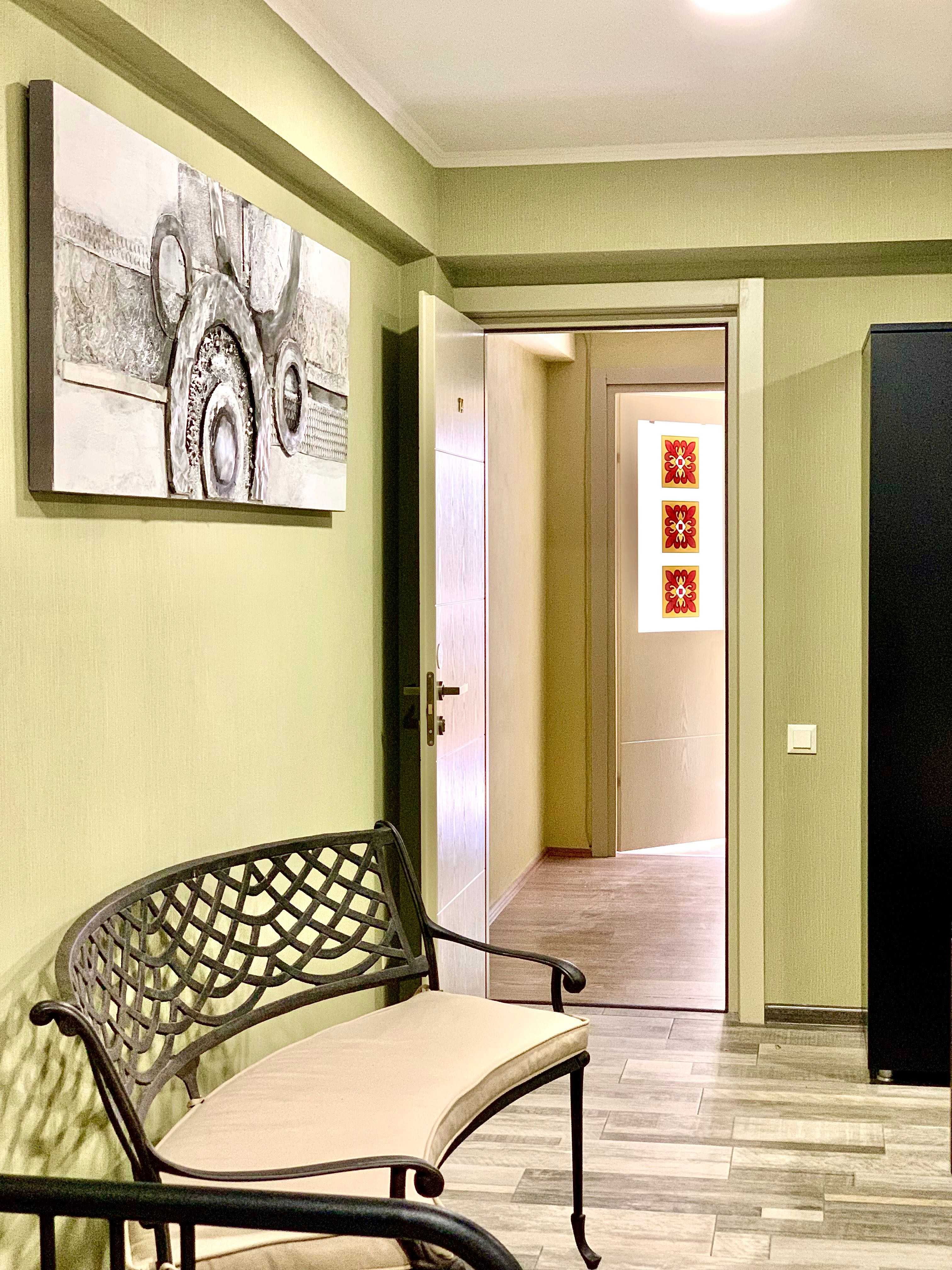 13 Room Hotel For Rent. Abanotubani view 2