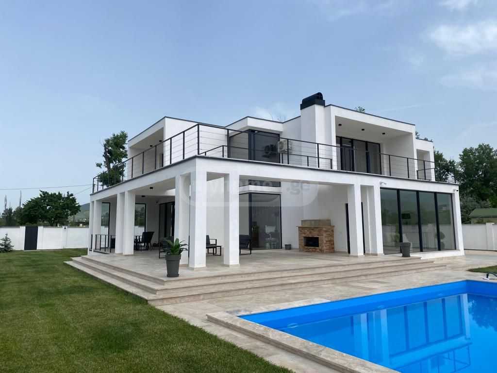 7 Room Private House For Sale, 1 of 4
