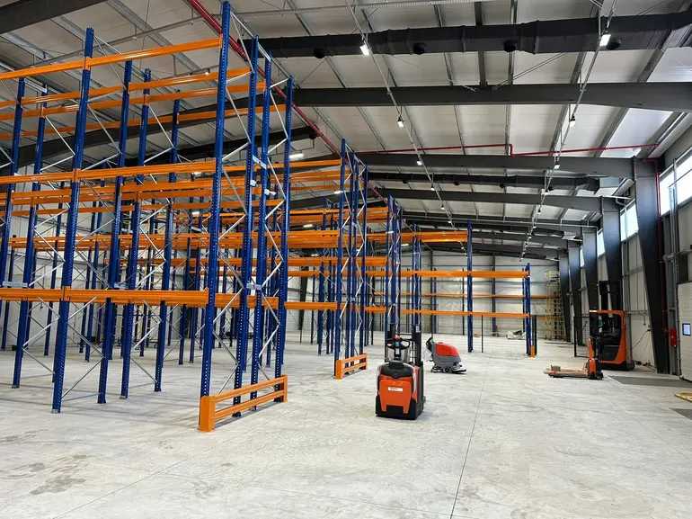 Store-Industrial Property For Rent. Didi Digomi view 1