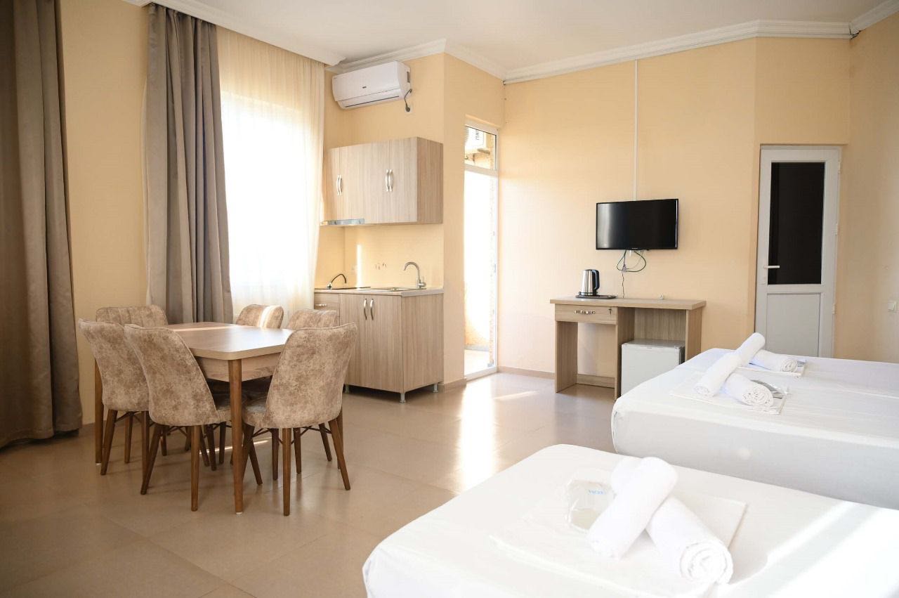 15 Room Hotel For Rent. Batumi view 10