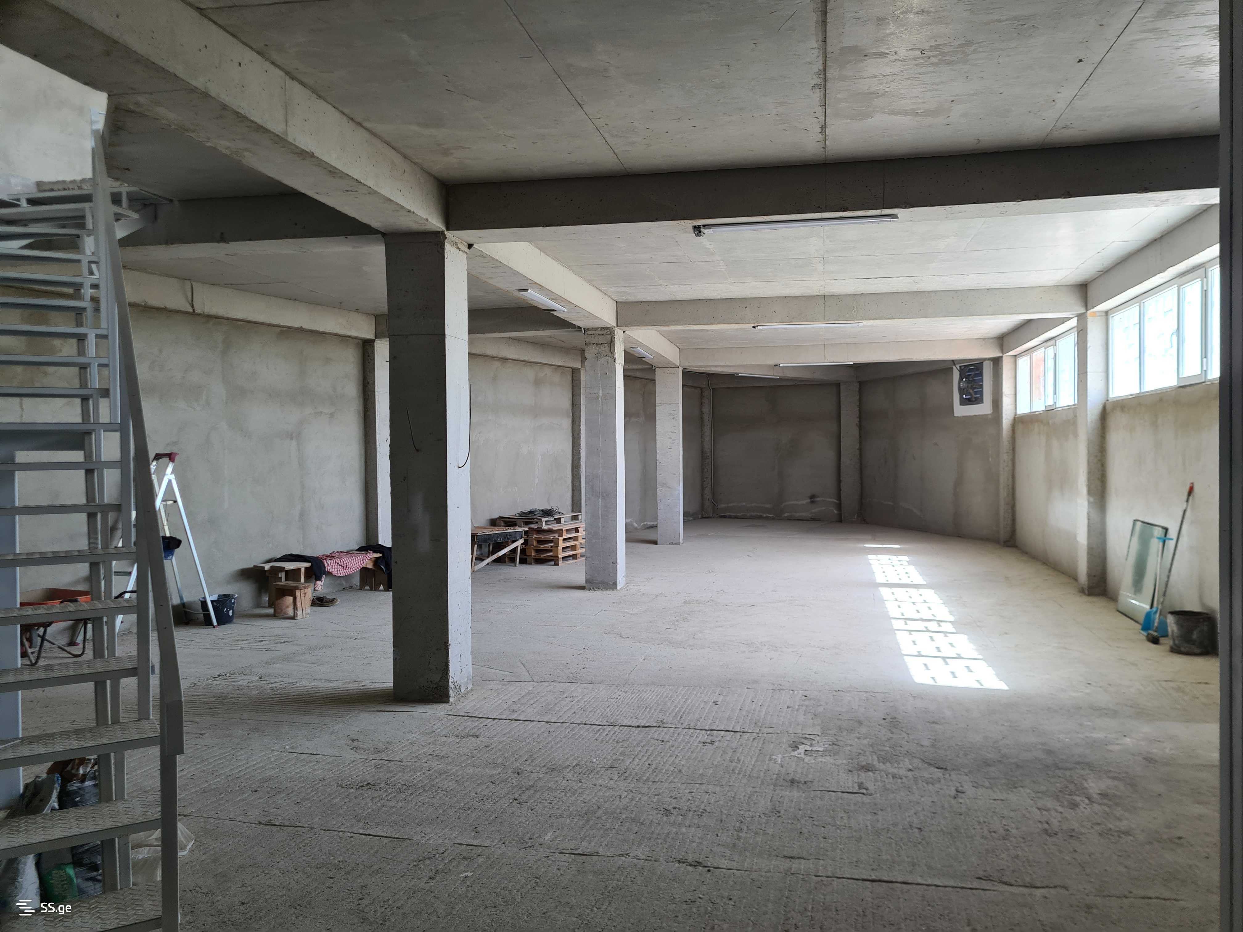 Store-Industrial Property For Rent. Lilo view 2