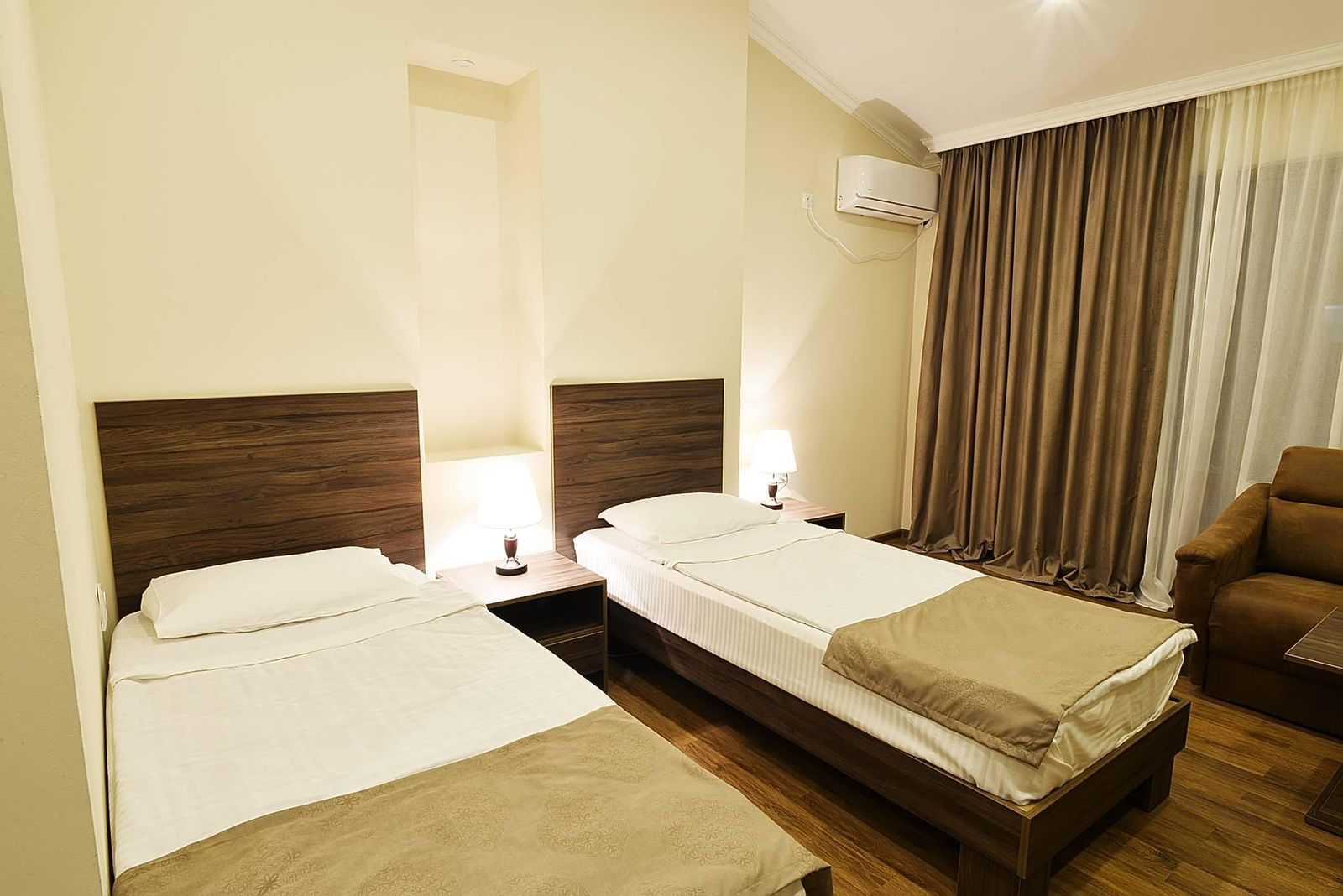 9 Room Hotel For Rent. Vake, 4 of 4