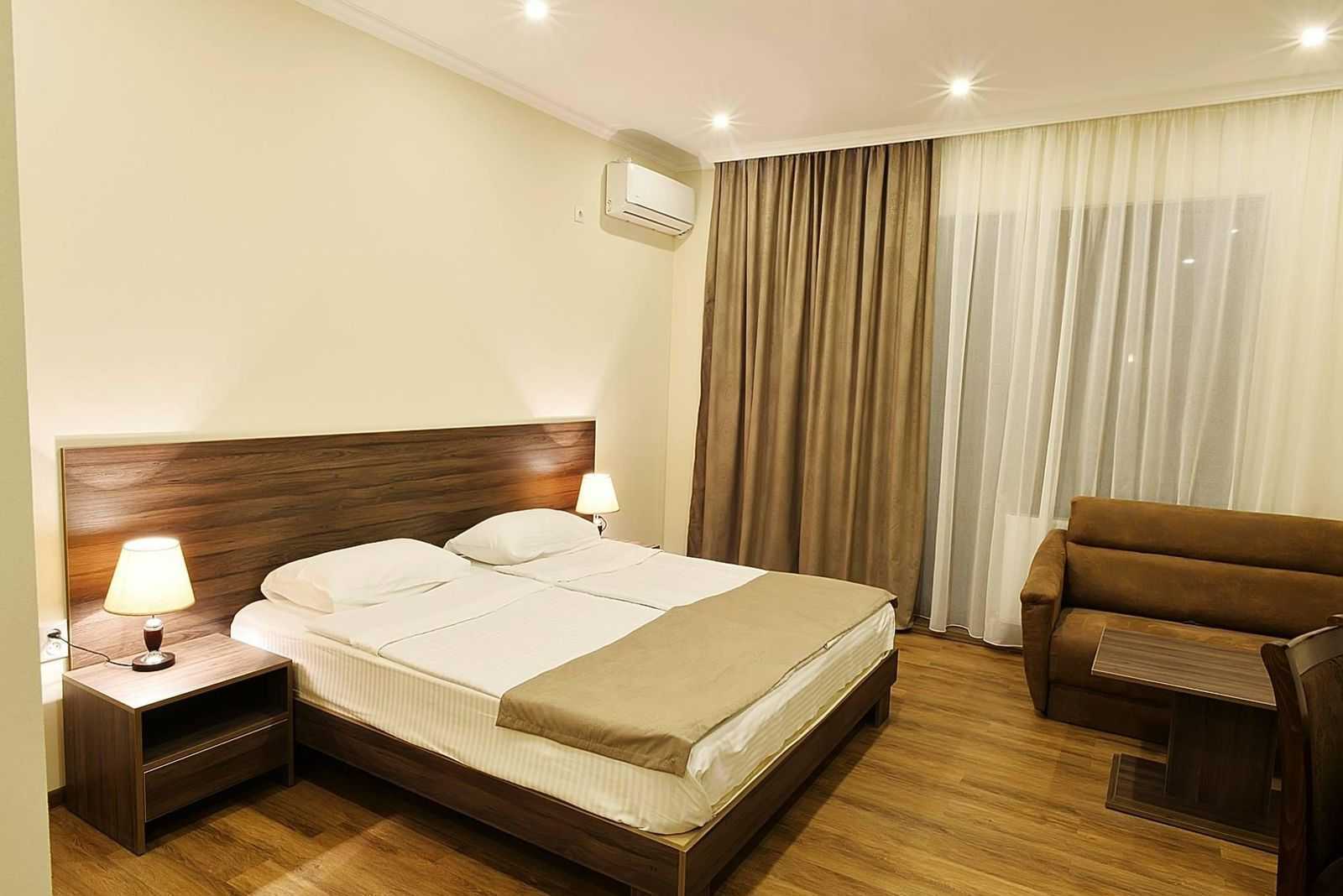 9 Room Hotel For Rent. Vake, 1 of 4