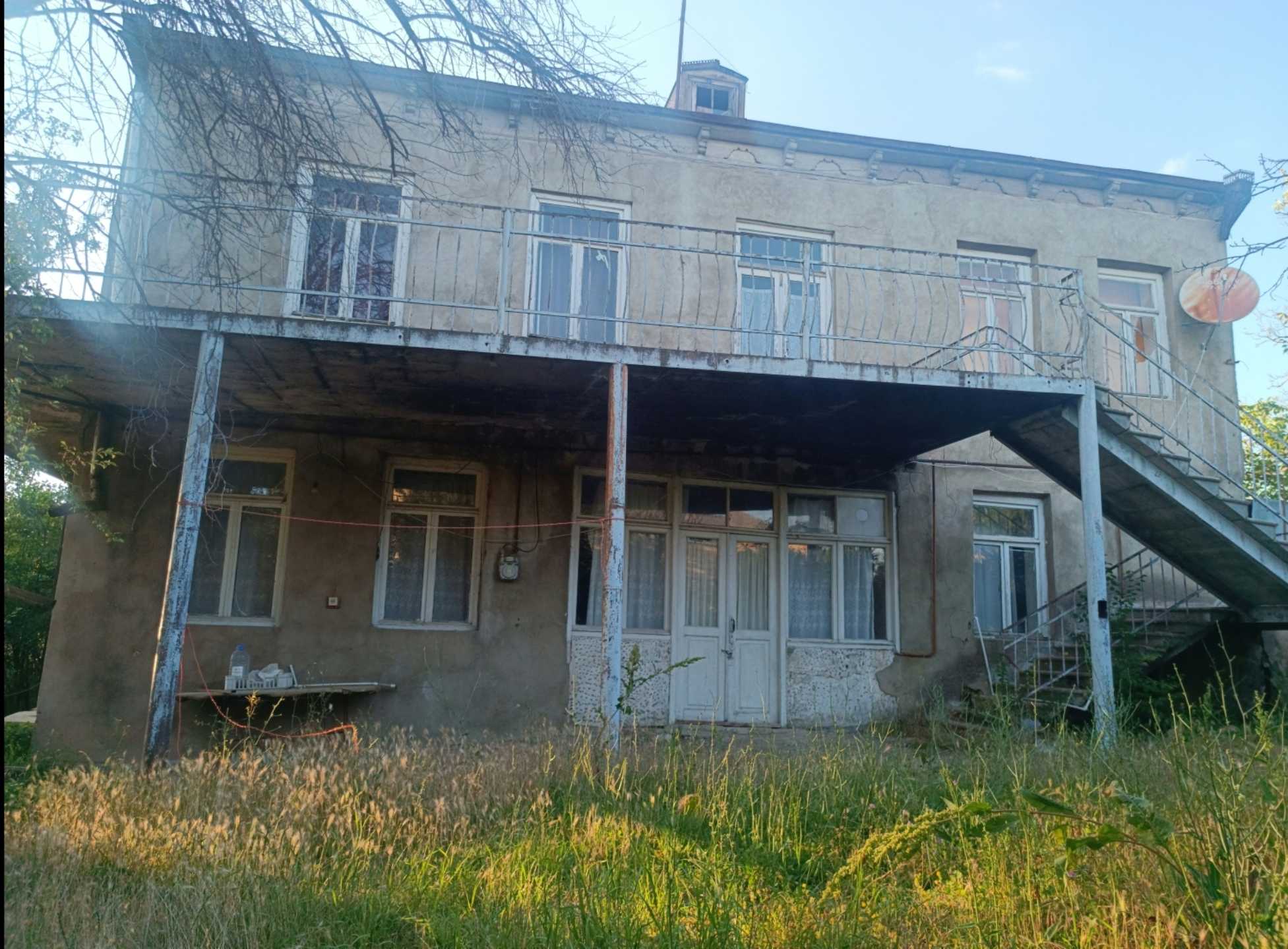 10 Room Private House For Sale view 1