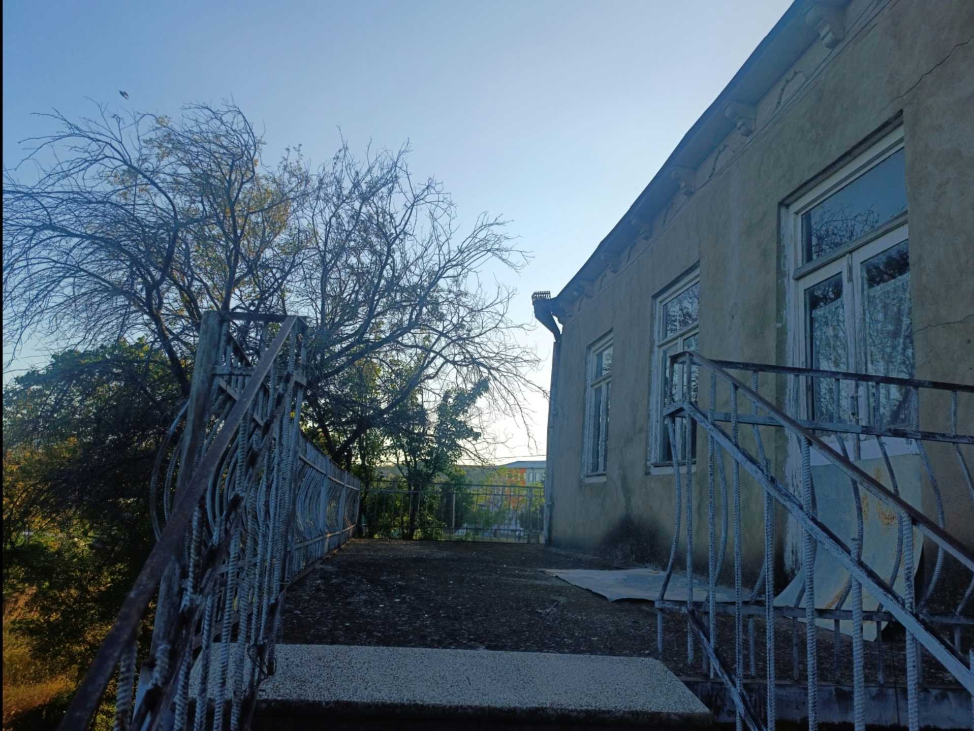 10 Room Private House For Sale view 3
