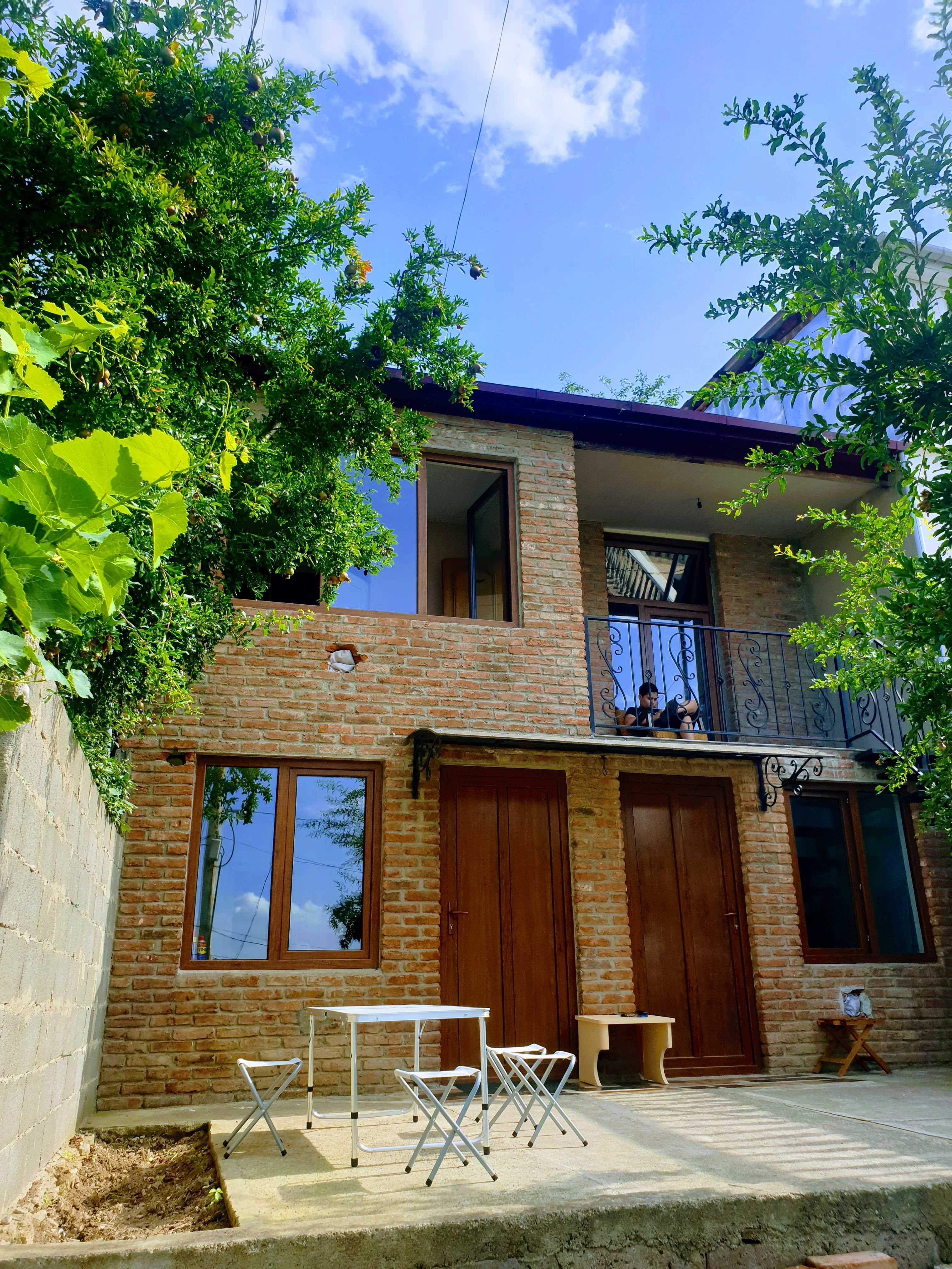 8 Room Private House For Sale view 2