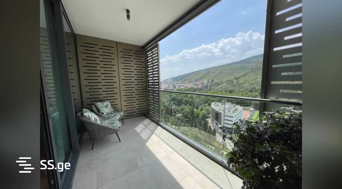 5 Room Flat For Rent. Vake view 1