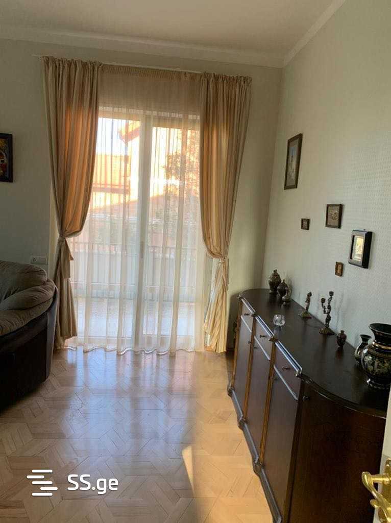 6 Room Private House For Rent. Mtatsminda view 4