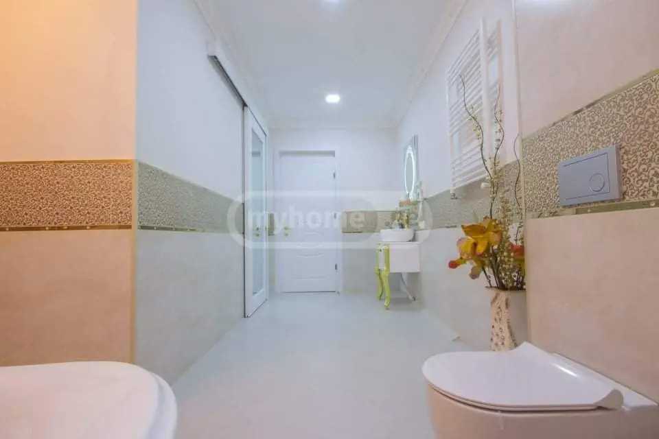 10 Room Private House For Sale view 6