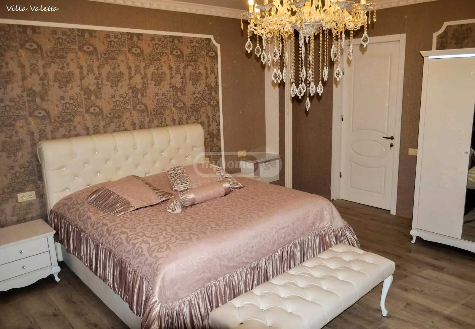 10 Room Private House For Sale view 9