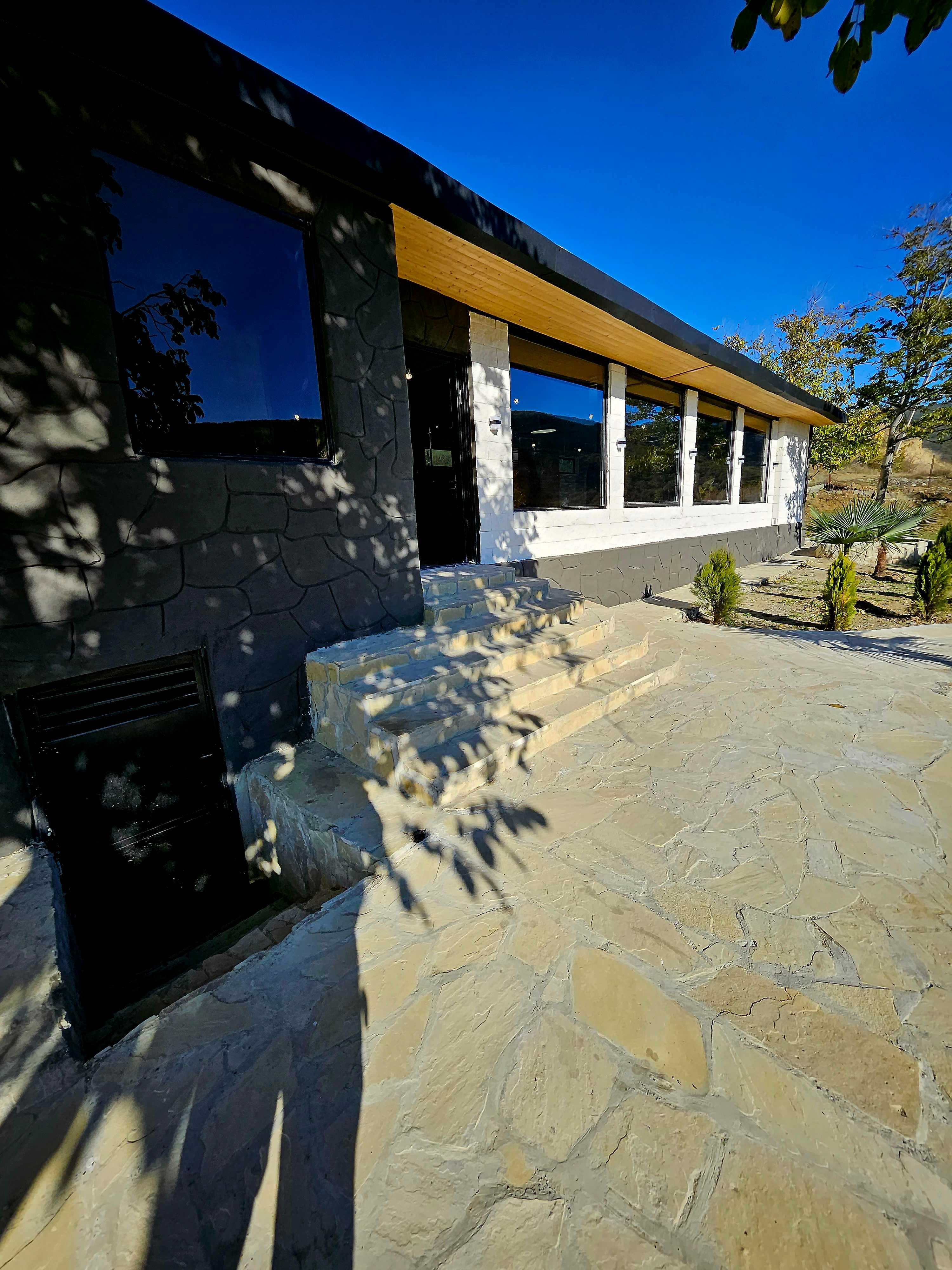 5 room Private House Daily rent. Gldani village - Widok 2