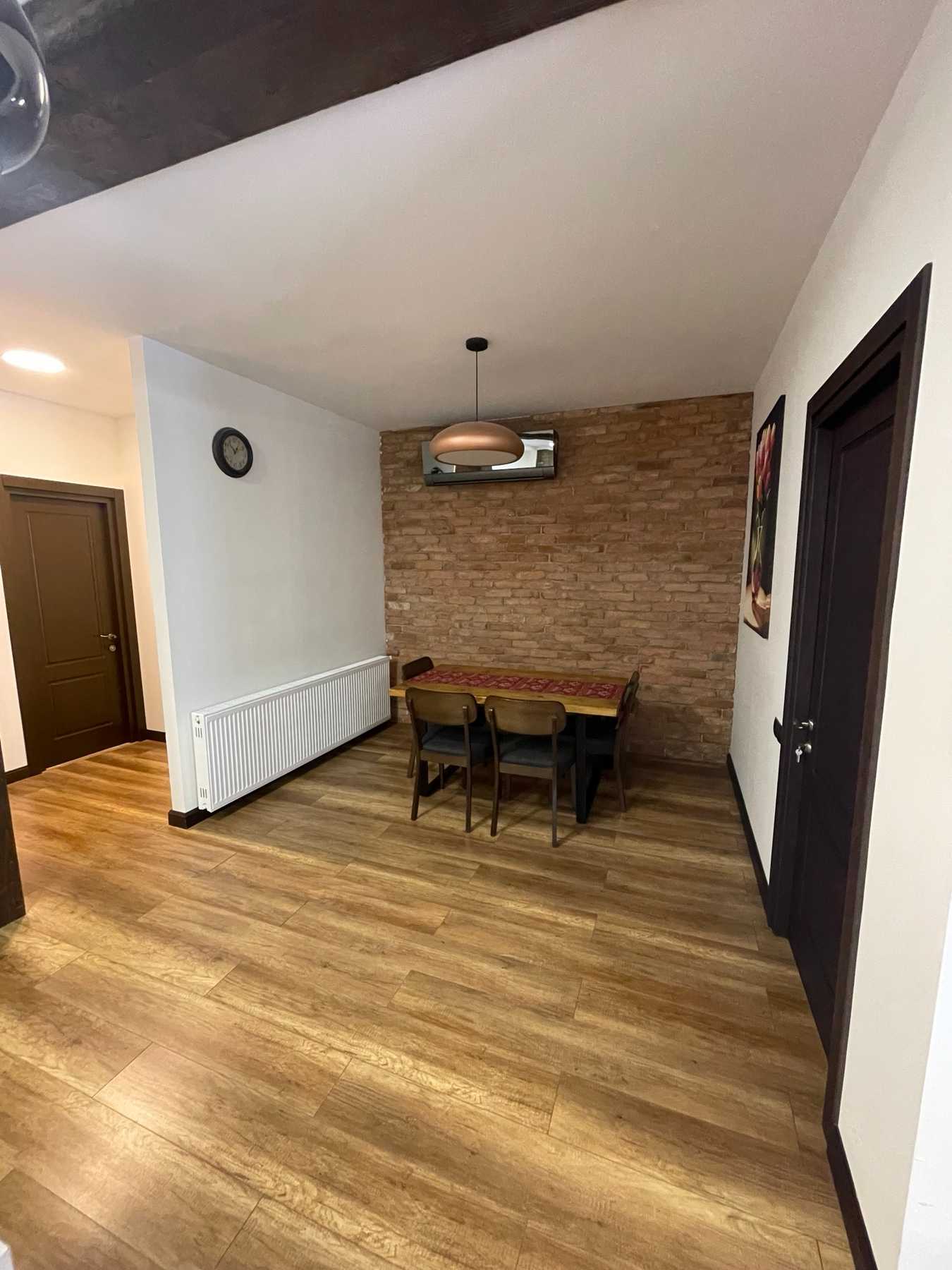 8 Room Private House For Sale view 6