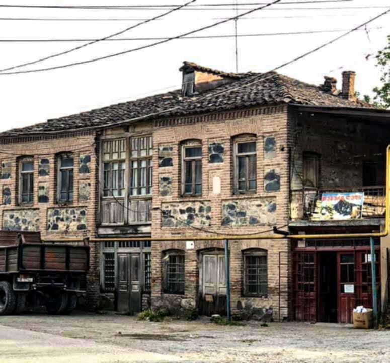 9 Room Private House For Sale view 1