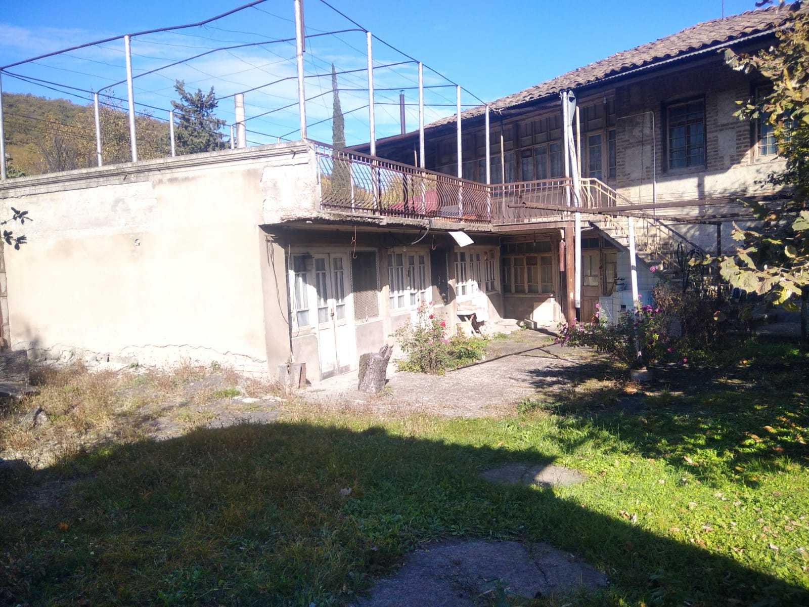 9 Room Private House For Sale view 2