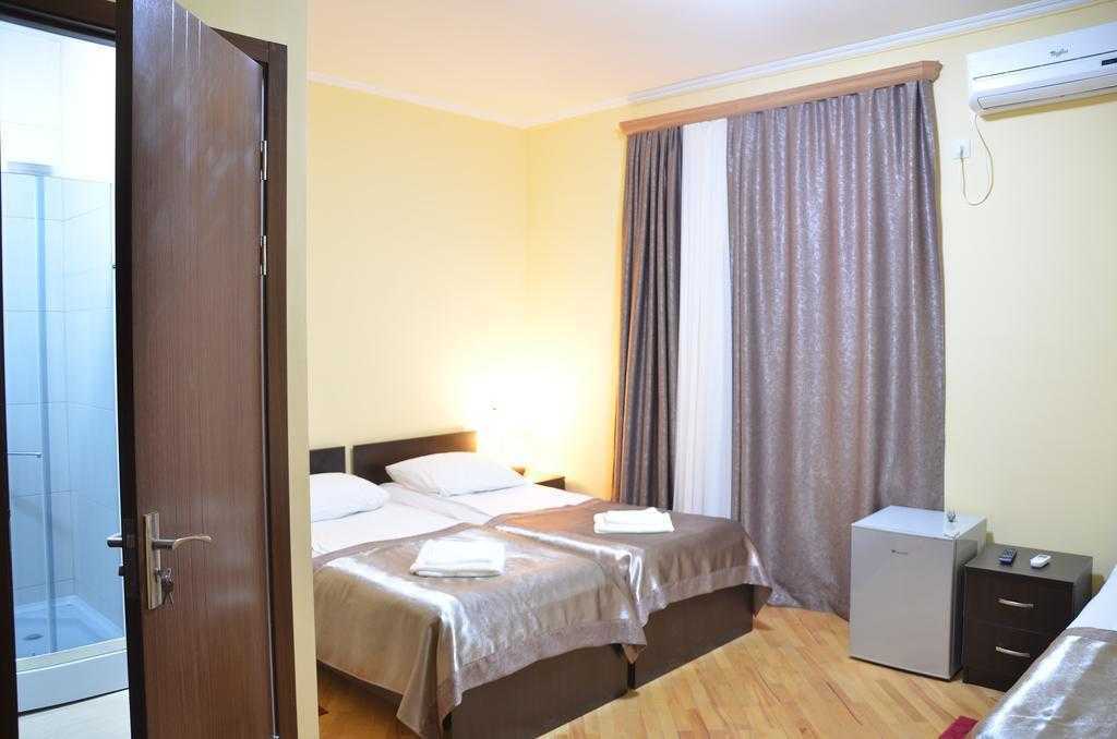 18 Room Hotel For Rent. Saburtalo view 3