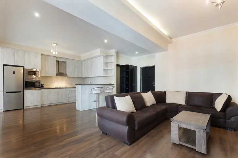 4 Room Flat For Rent. Vake view 1