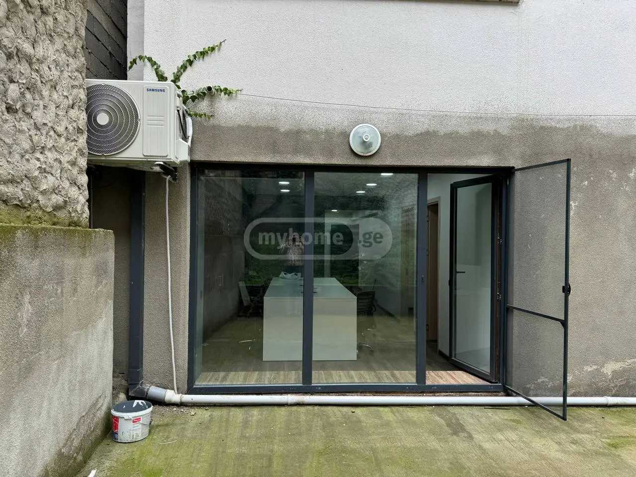 Commercial Space For Rent. Vera view 8
