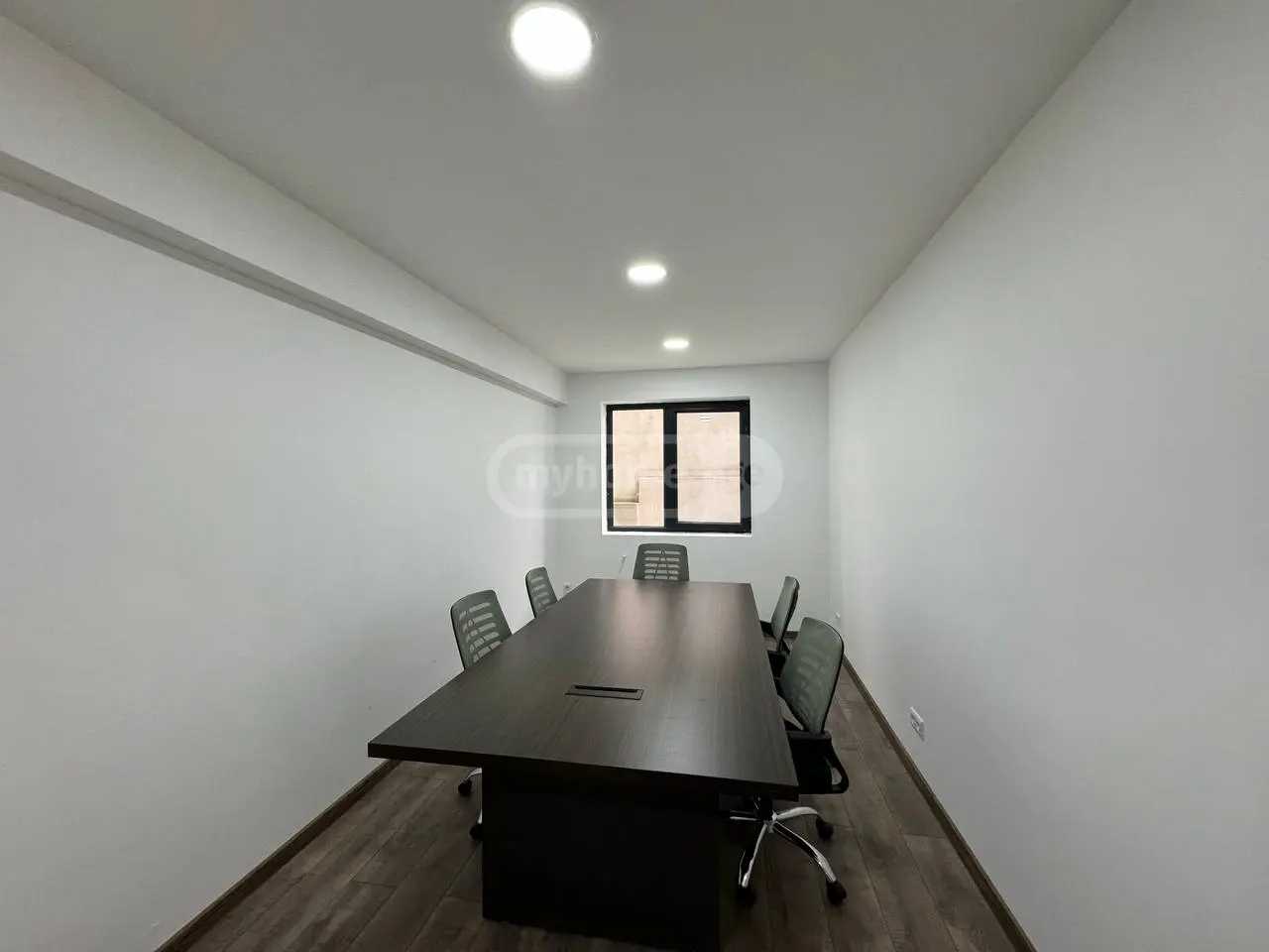 Commercial Space For Rent. Vera view 1