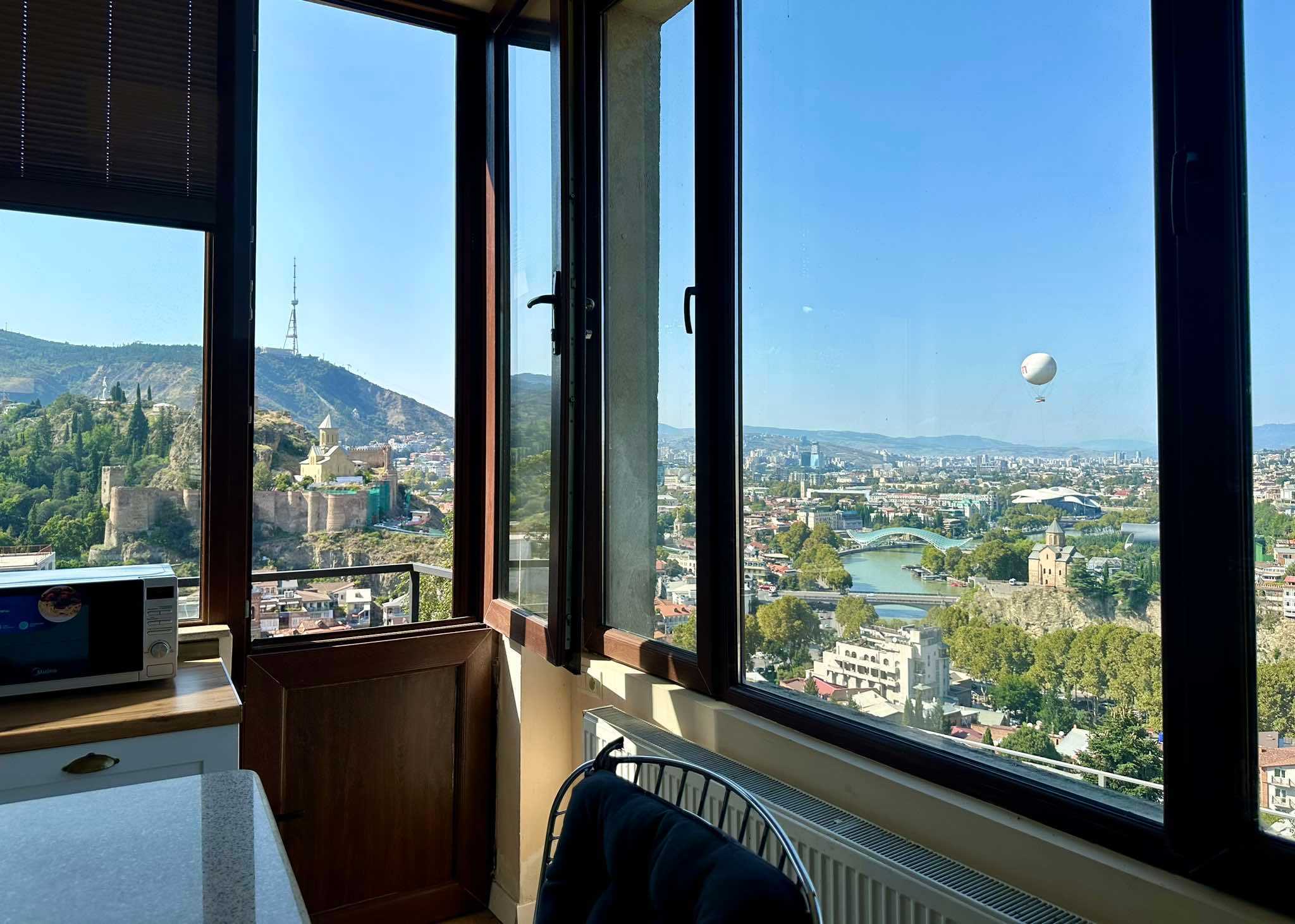 3 Room Private House For Rent. Ortachala view 1