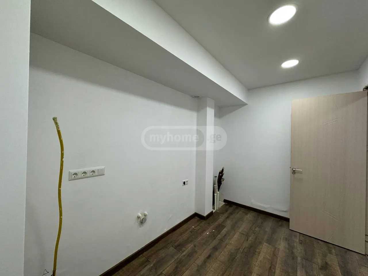 Commercial Space For Rent. Vera view 6