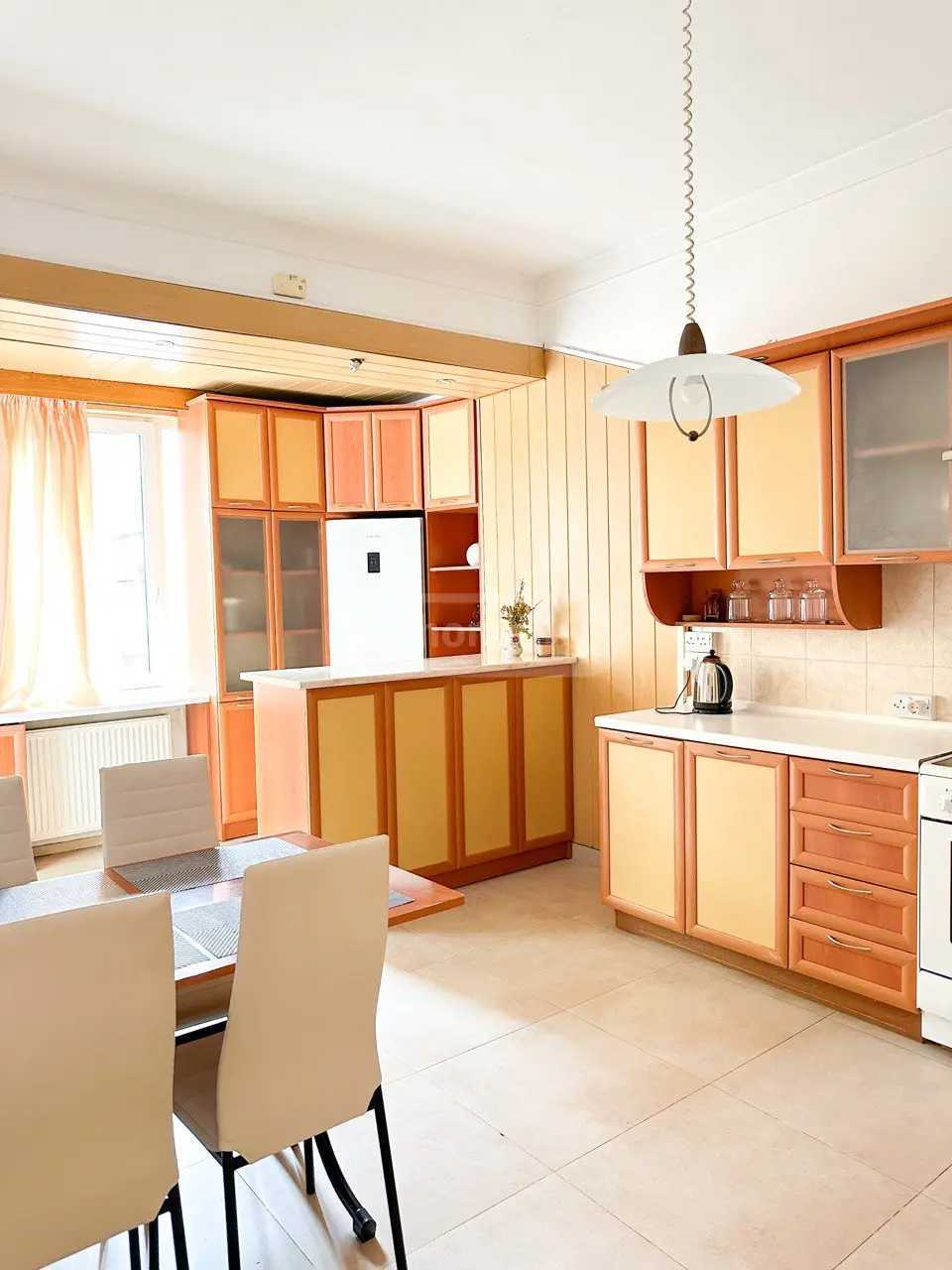 5 Room Flat For Rent. Vake view 7