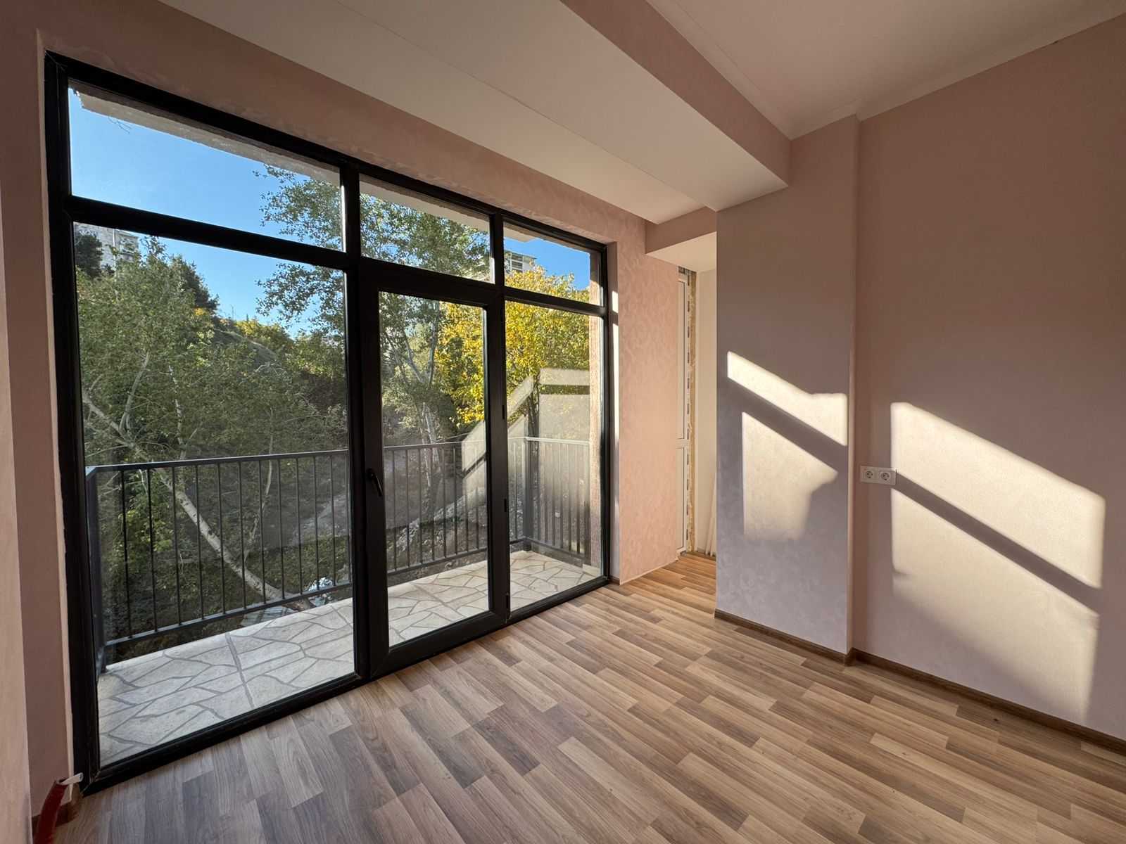 3 Room Flat For Sale view 1